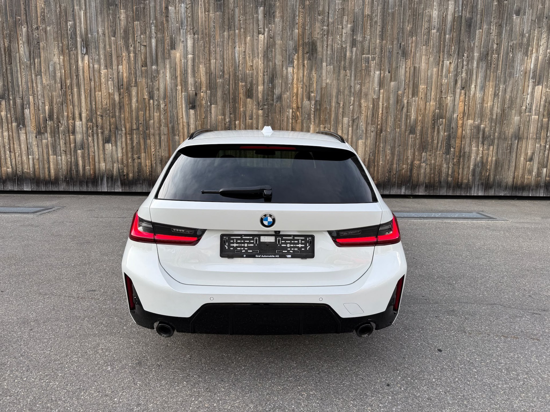 BMW 320d xDrive 48V Touring Steptronic M Sport-image-5