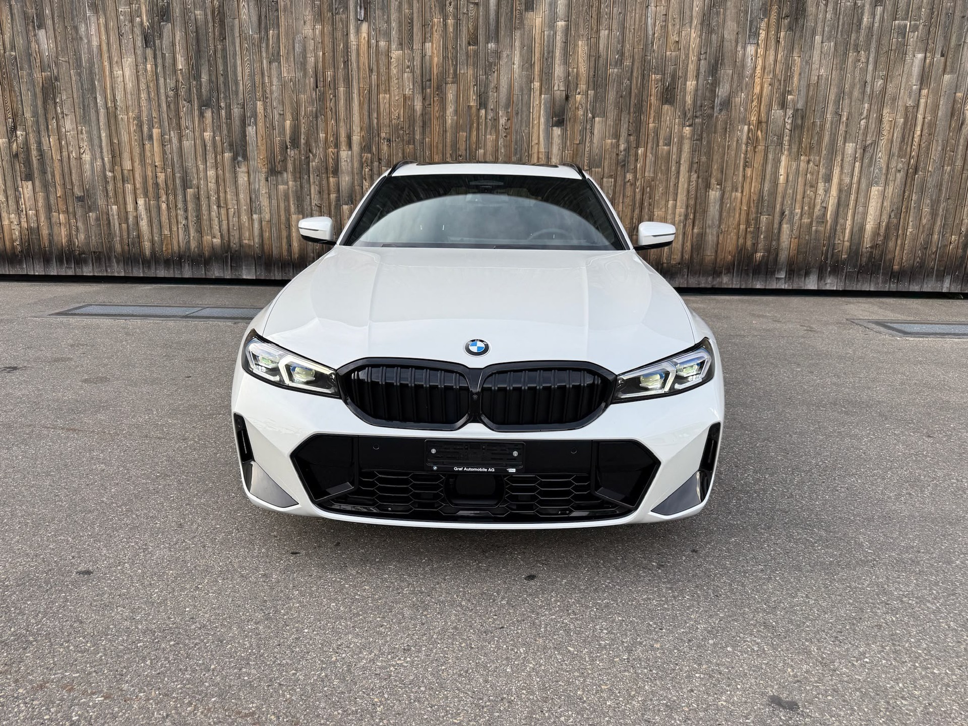 BMW 320d xDrive 48V Touring Steptronic M Sport-image-1
