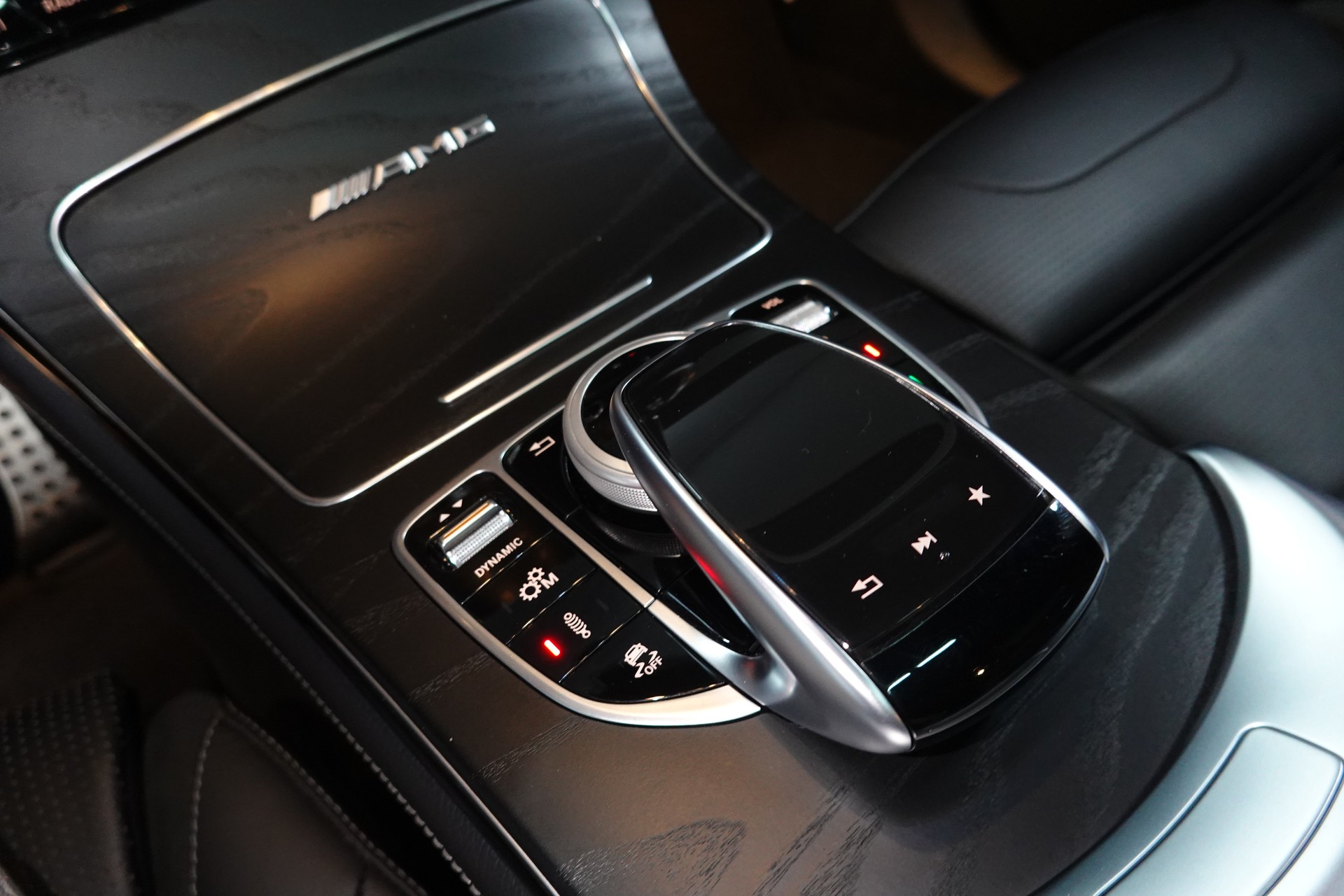 MERCEDES-BENZ GLC 63 S AMG 4Matic+ 9G-TRONIC CH-FZ FULL ON TOP BLAU MET.-image-29