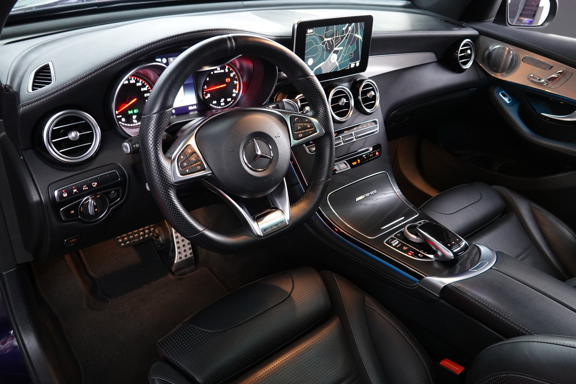 MERCEDES-BENZ GLC 63 S AMG 4Matic+ 9G-TRONIC CH-FZ FULL ON TOP BLAU MET.-image-27