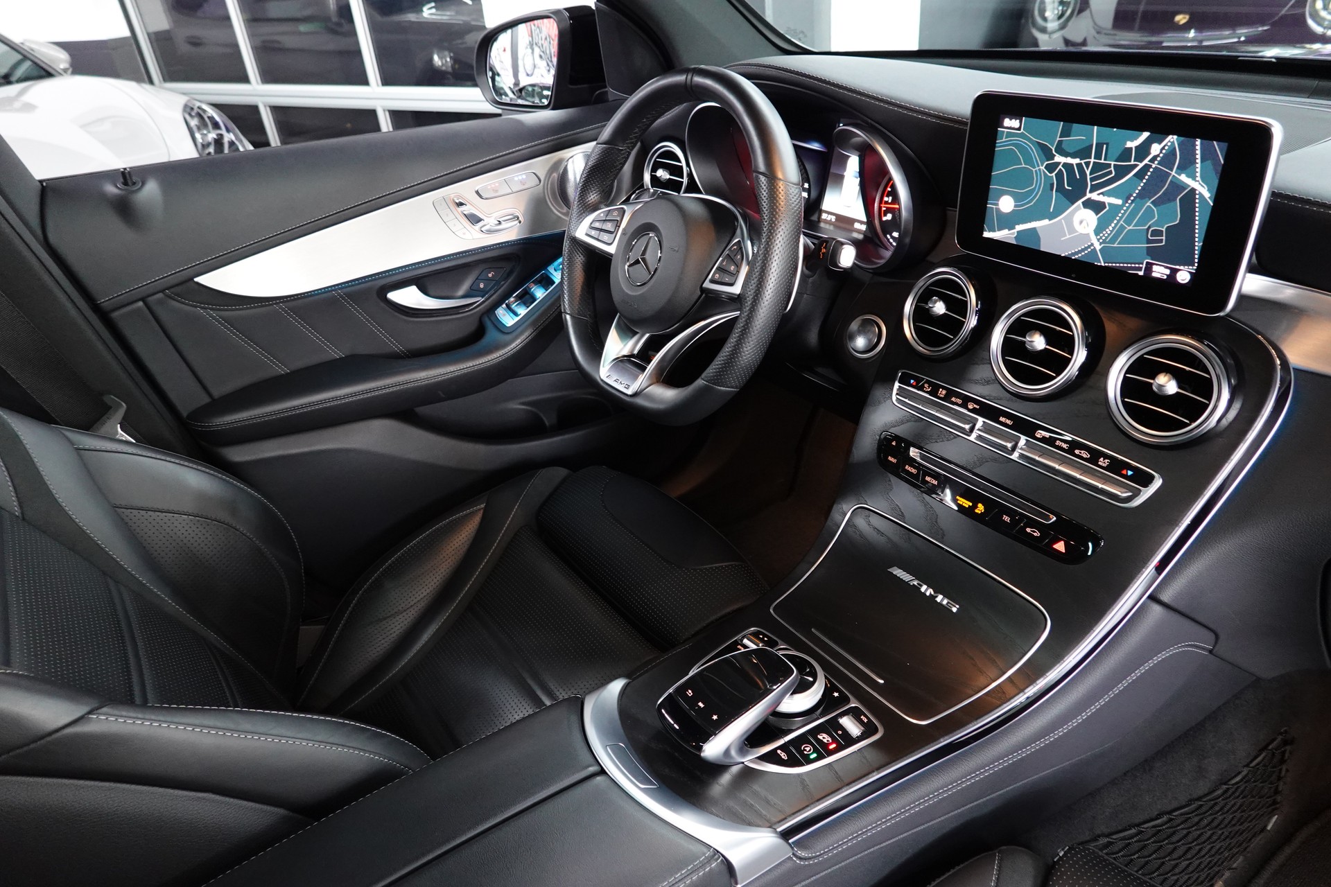 MERCEDES-BENZ GLC 63 S AMG 4Matic+ 9G-TRONIC CH-FZ FULL ON TOP BLAU MET.-image-42
