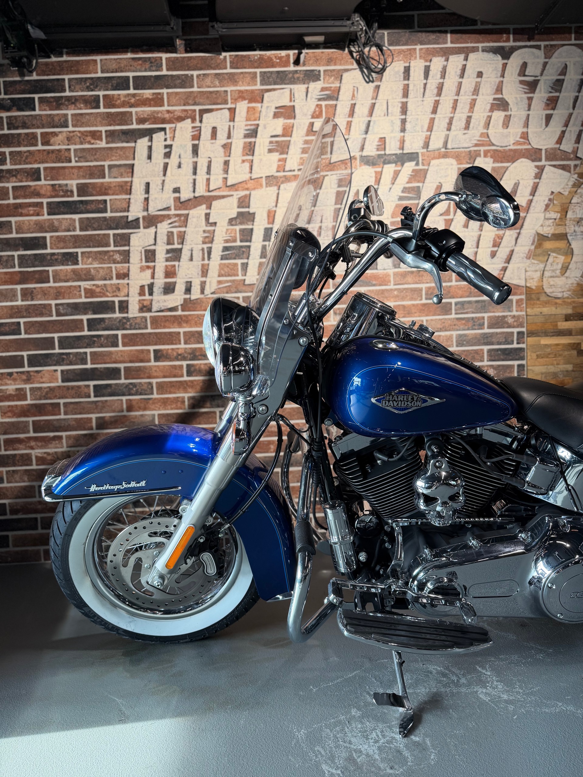 HARLEY-DAVIDSON FLSTC Softail Heritage Classic ABS (35KW Possible)-showroom-element-2
