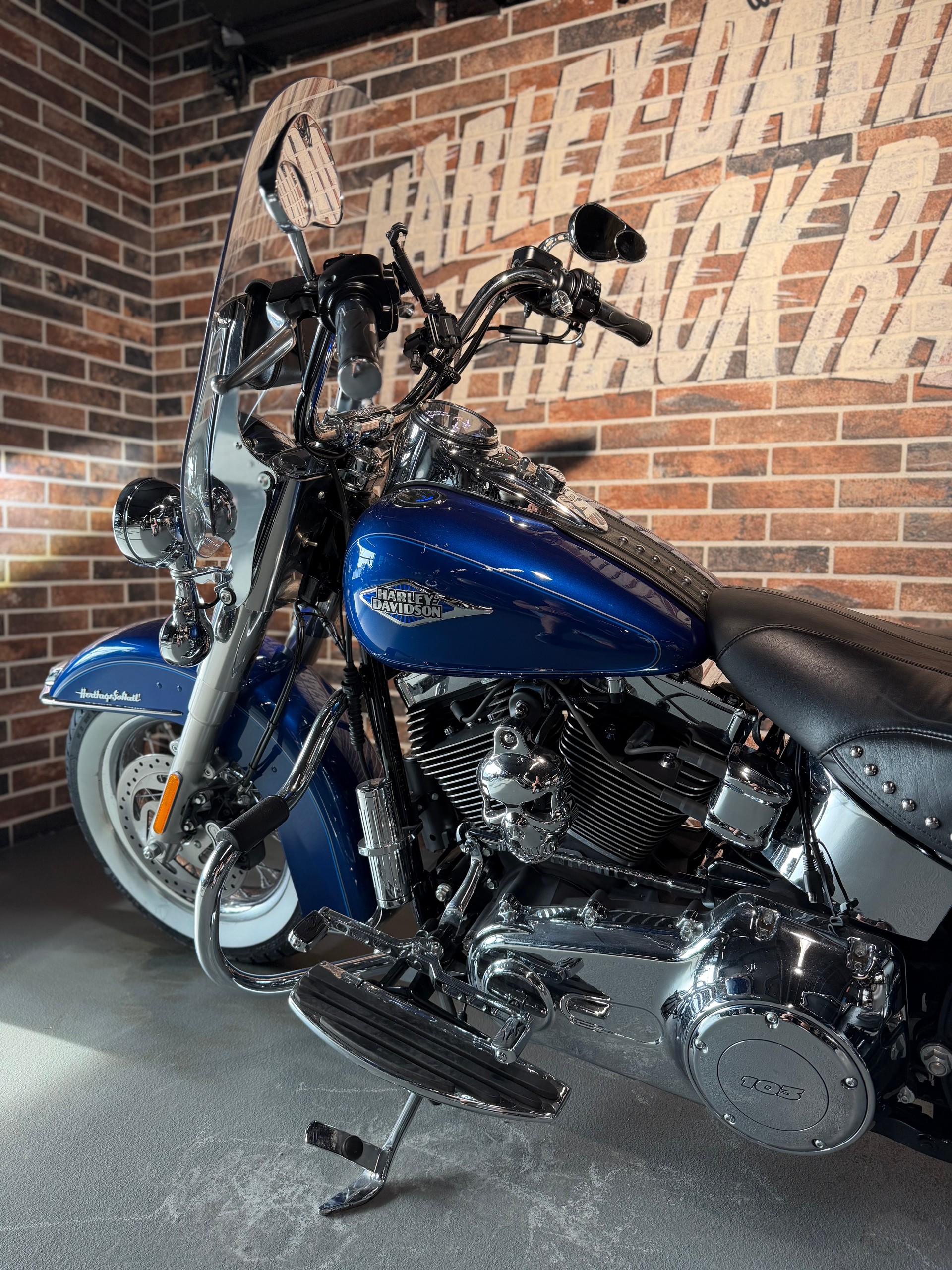 HARLEY-DAVIDSON FLSTC Softail Heritage Classic ABS (35KW Possible)-showroom-element-3
