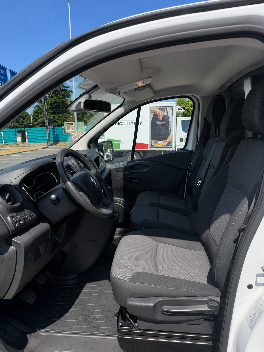 RENAULT Trafic 2.0 dCi 120 3.0t L1H1 Frigorifique (-30°C /+30°C)-image-5