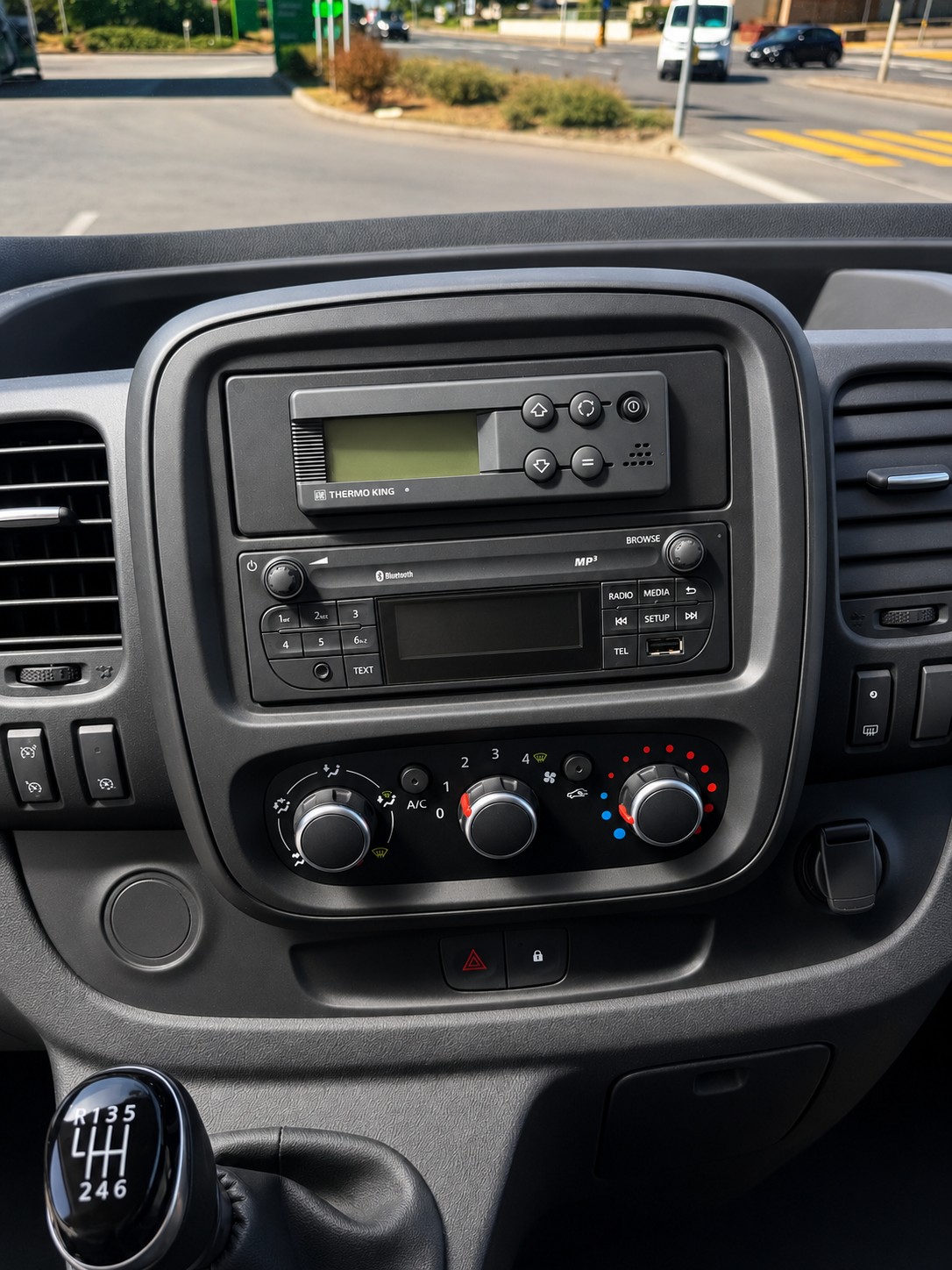 RENAULT Trafic 2.0 dCi 120 3.0t L1H1 Frigorifique (-30°C /+30°C)-image-7