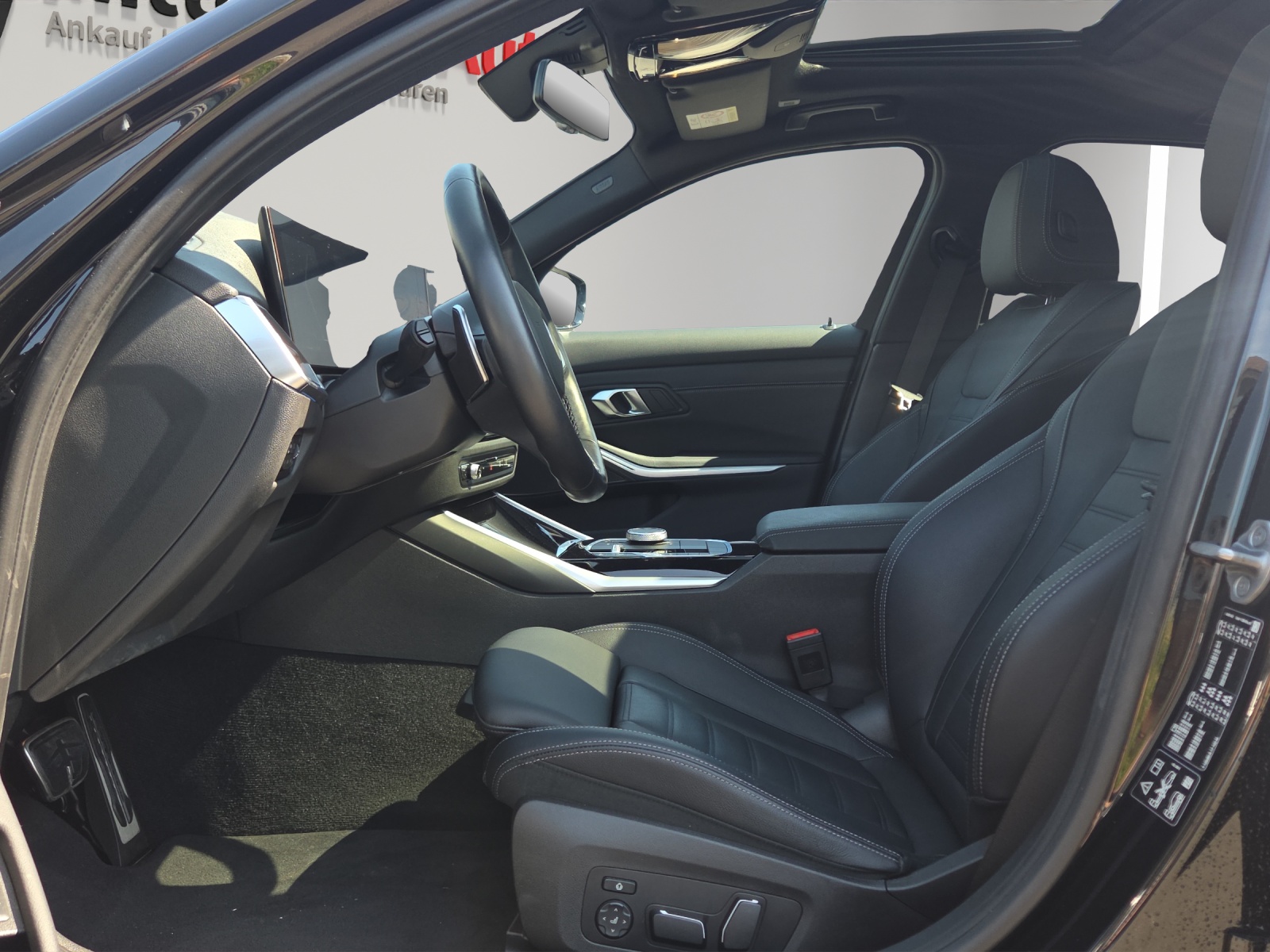 BMW 320d xDrive 48V Steptronic M Sport-image-8