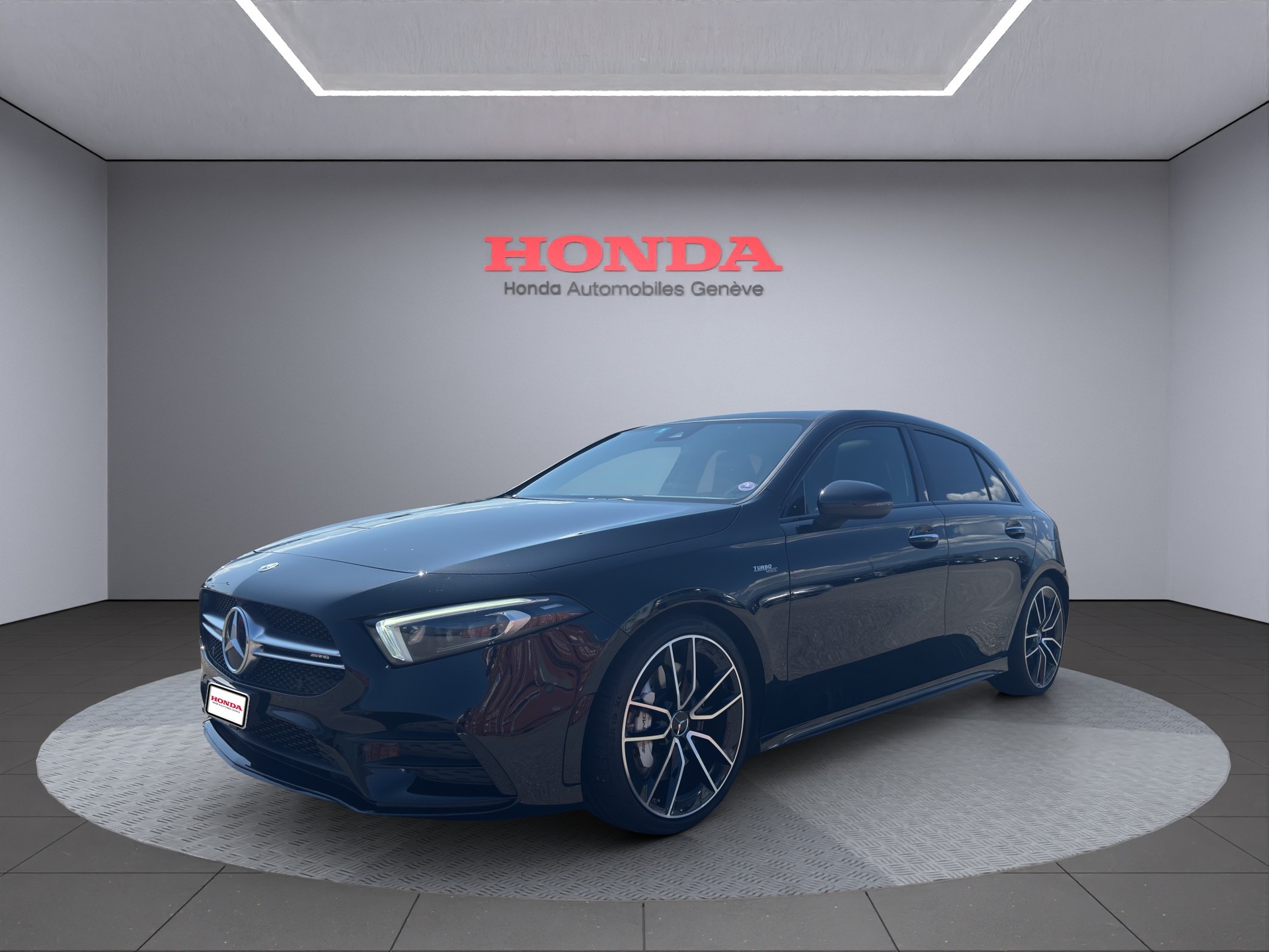MERCEDES-BENZ Mercedes Classe A35 AMG 4matic-showroom-element-3