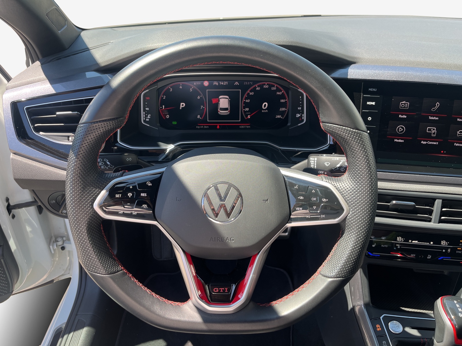 VW Polo 2.0 TSI GTI DSG-image-9