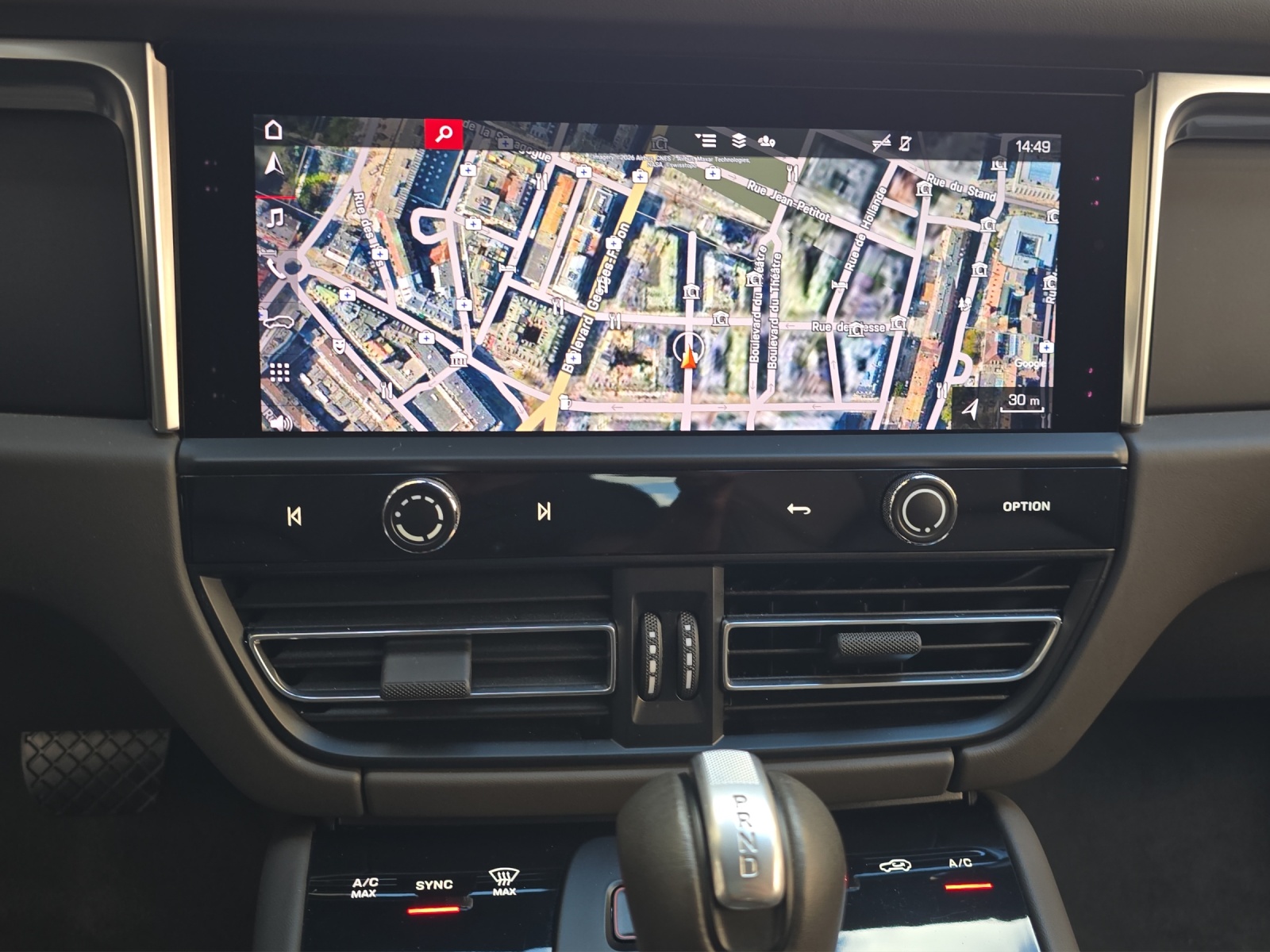 PORSCHE Macan T PDK-image-14