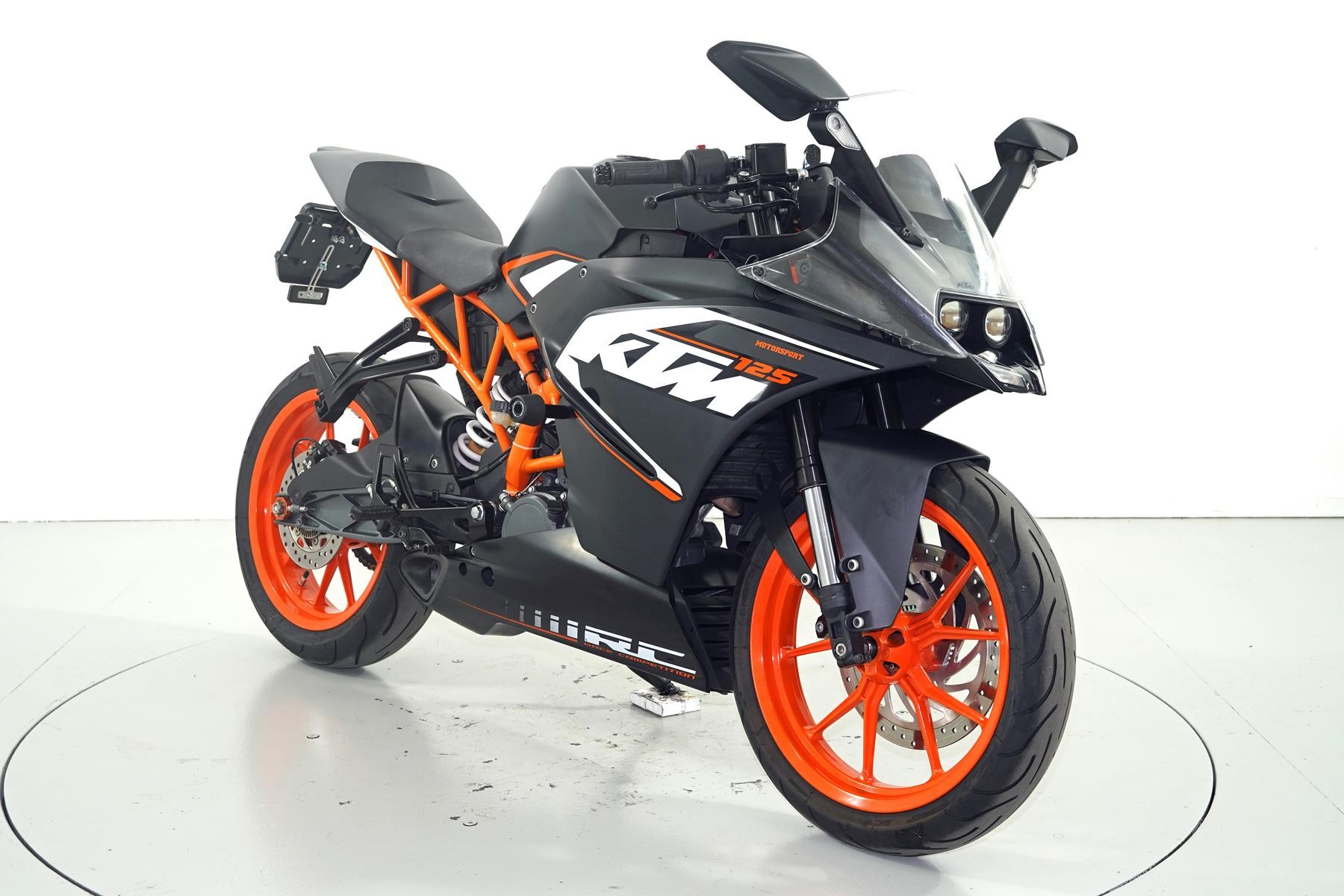 KTM RC 125-showroom-element-1
