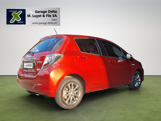 TOYOTA Yaris 1.5 Hybrid Luna-image-2