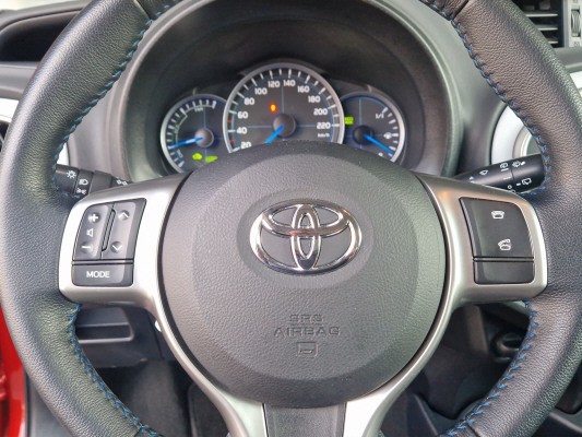 TOYOTA Yaris 1.5 Hybrid Luna-image-7