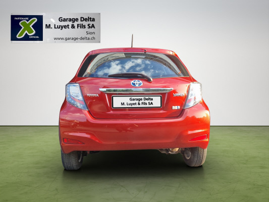 TOYOTA Yaris 1.5 Hybrid Luna-image-3