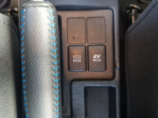 TOYOTA Yaris 1.5 Hybrid Luna-image-11