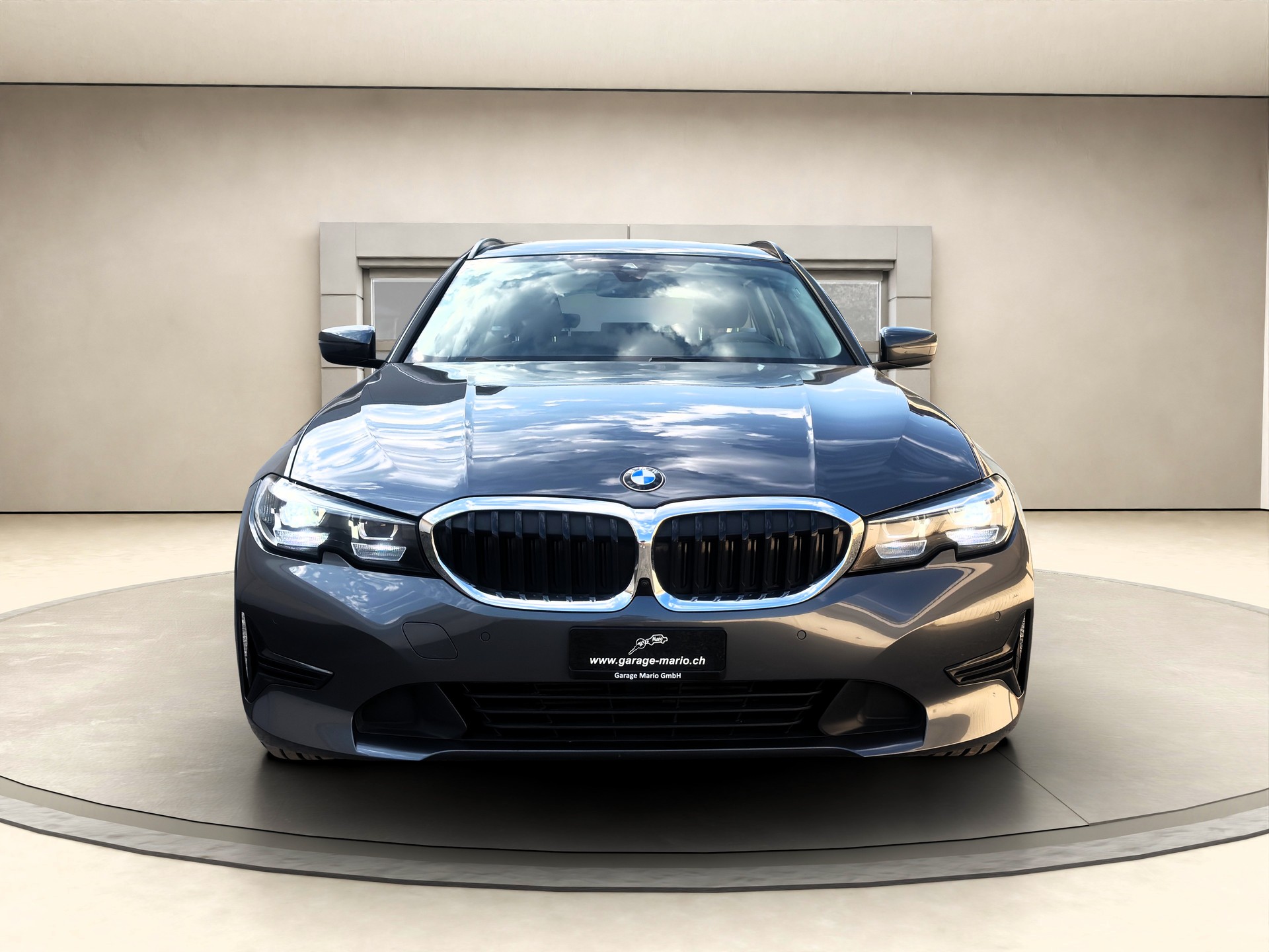 BMW 318d 48V Touring Steptronic ✅CH-Fahrzeug & 8-fach bereift✅-image-1