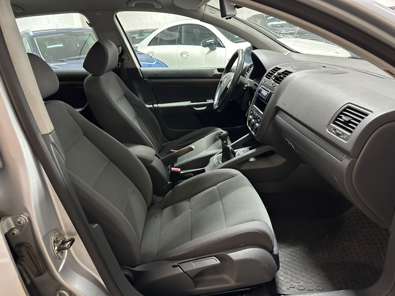 VW Golf 2.0 FSI Comfortline-image-6