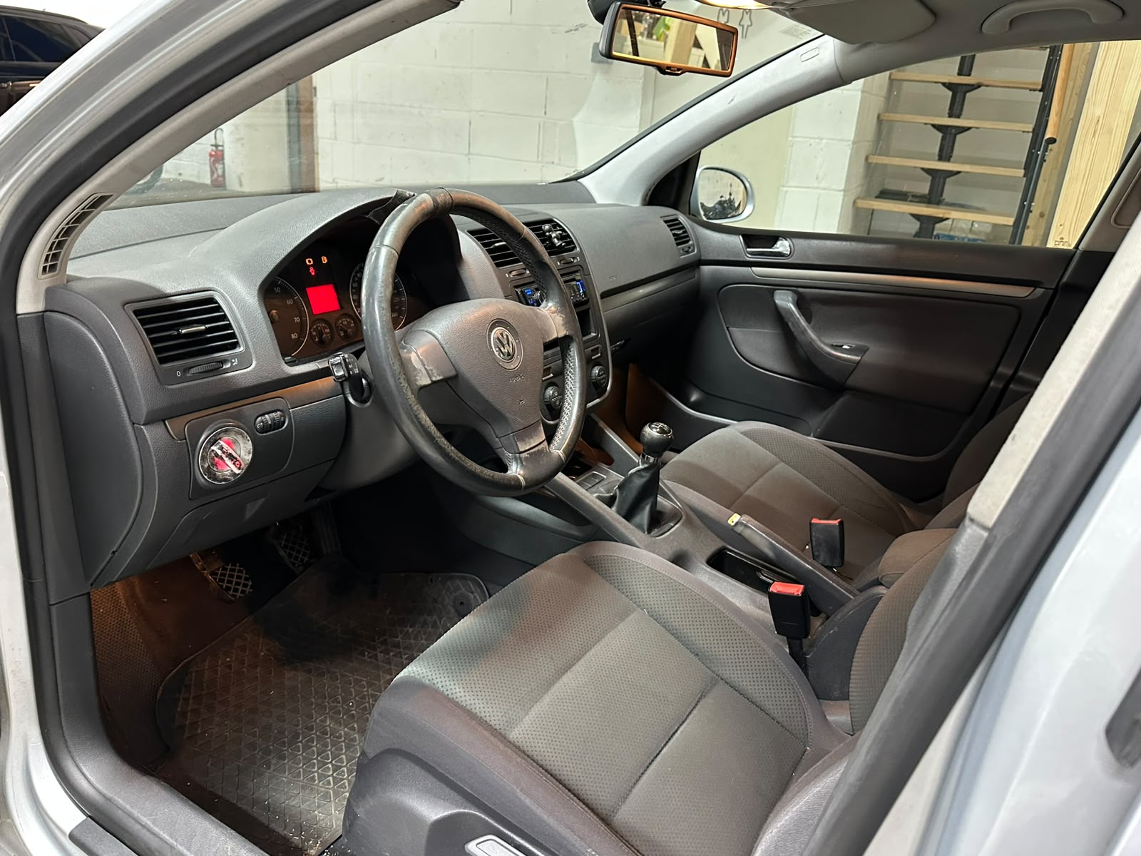 VW Golf 2.0 FSI Comfortline-image-7