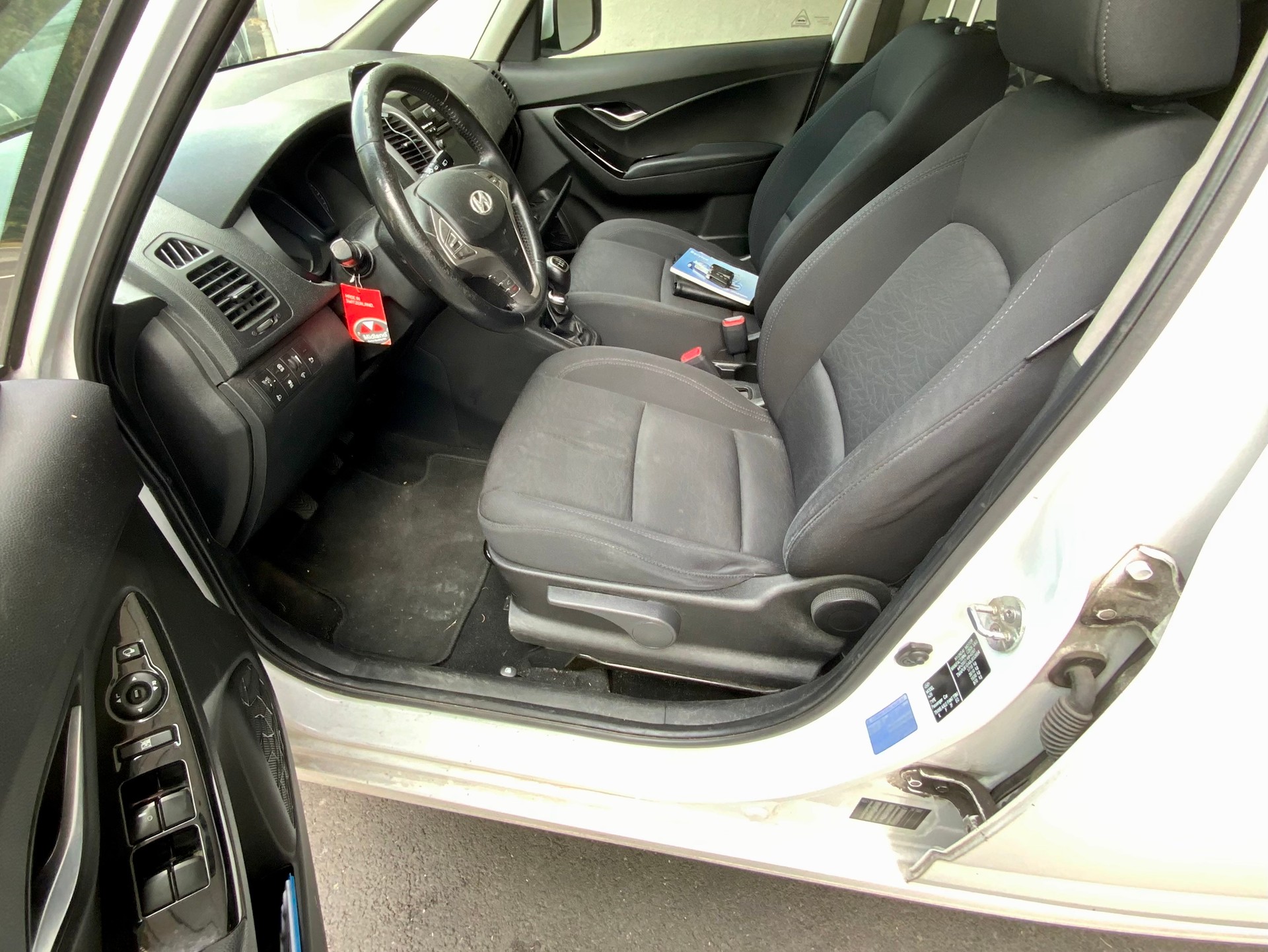 HYUNDAI iX20 1.6 Style-image-9
