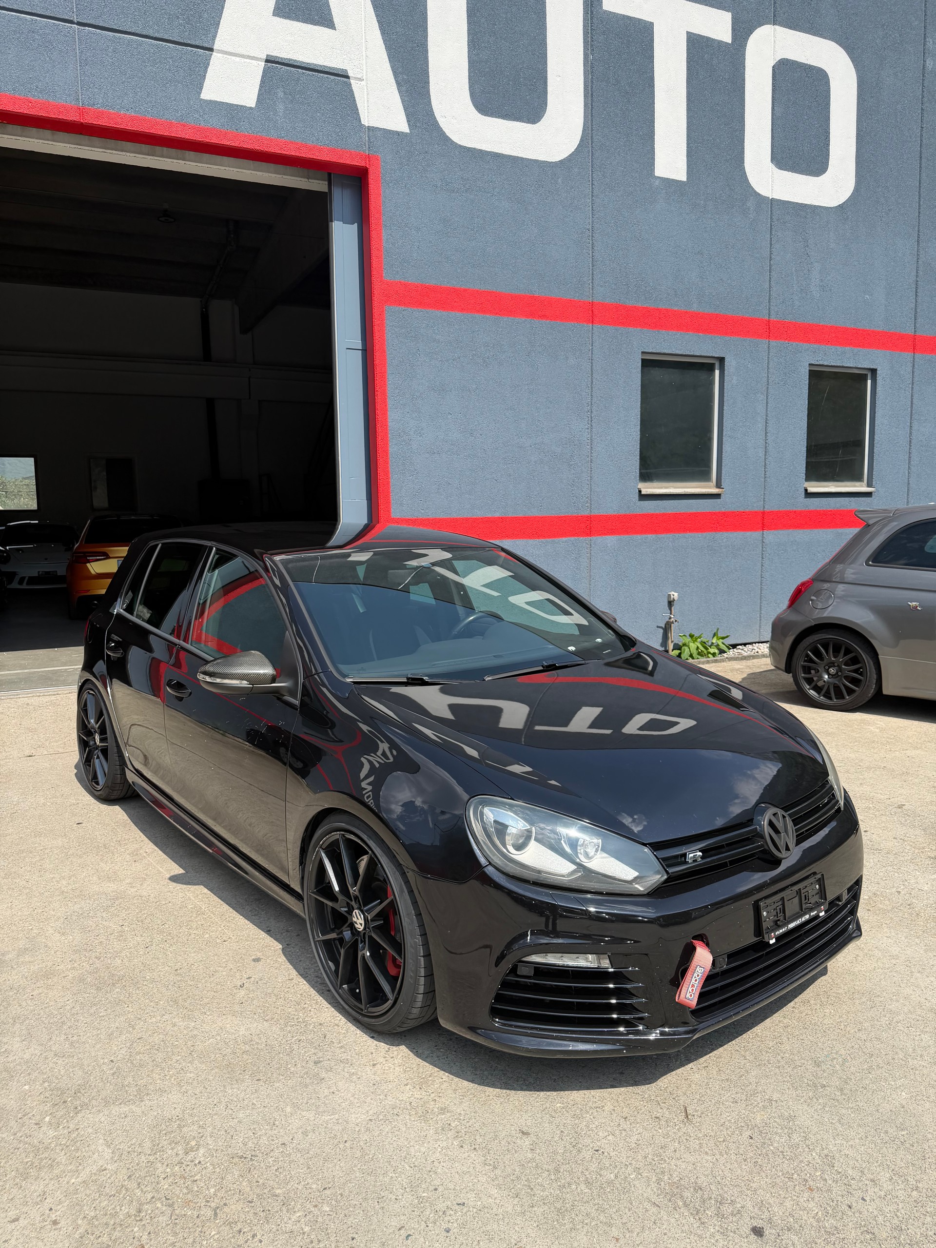 VW Golf 2.0 TSI R 4Motion-image-7