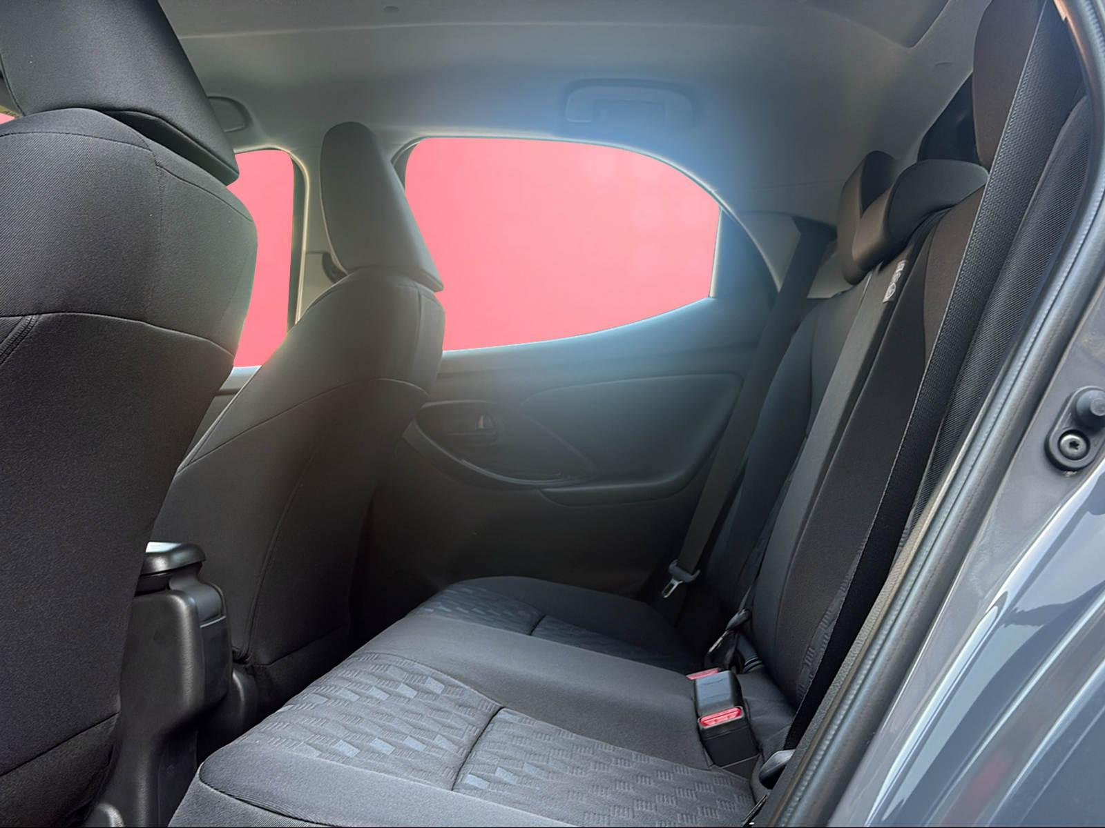 TOYOTA Yaris 1.5 VVT-i HSD Comfort-image-6