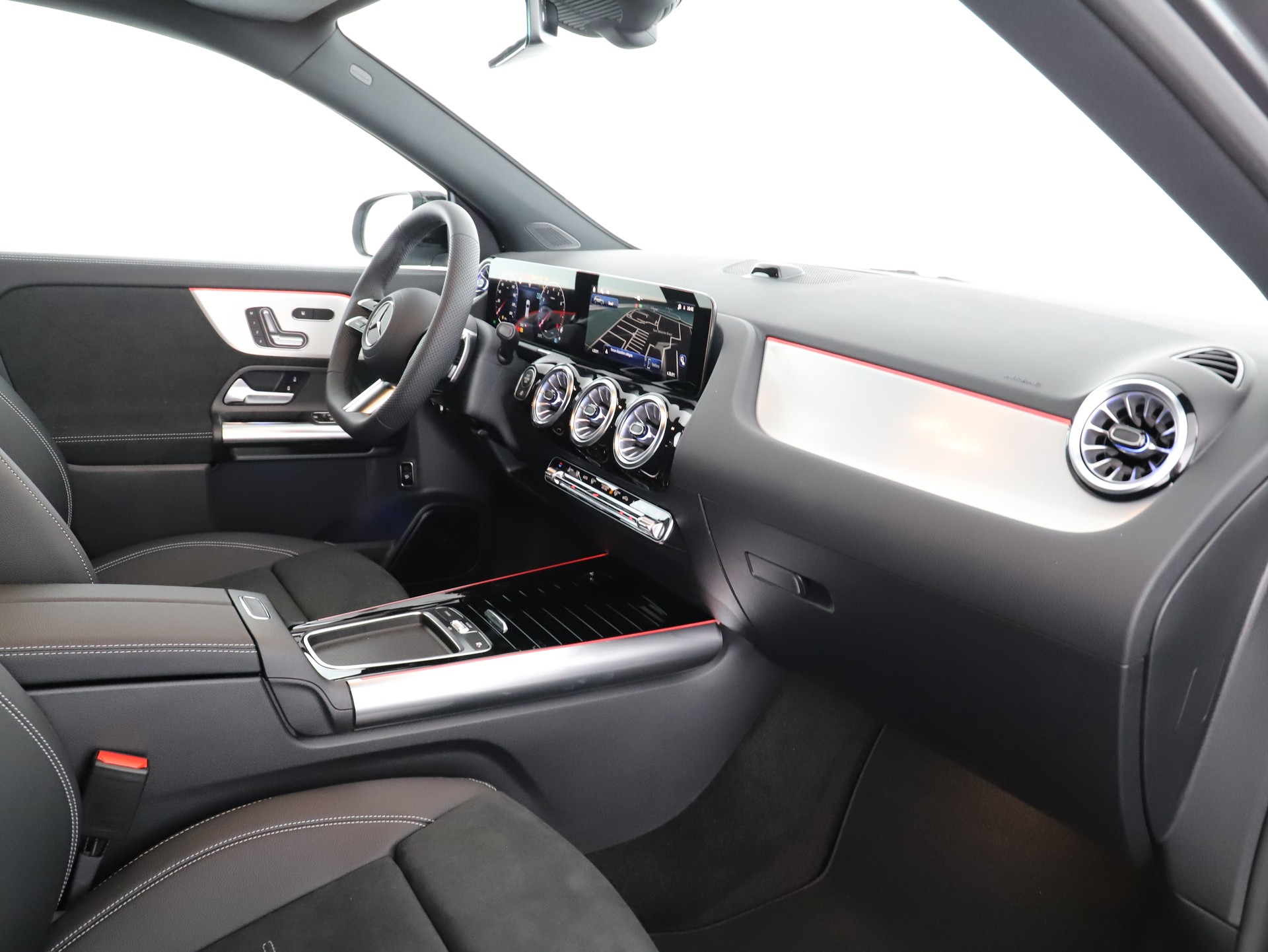 MERCEDES-BENZ GLA 200 Night Star 7G-D-image-11