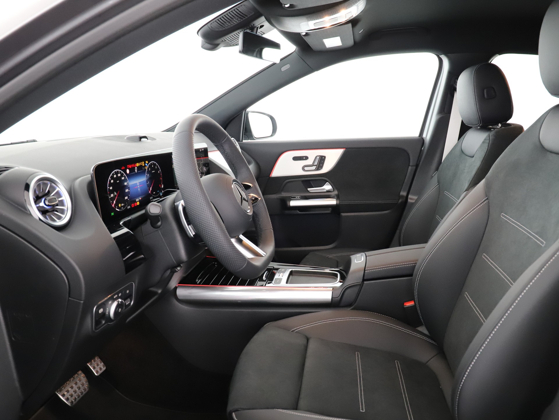 MERCEDES-BENZ GLA 200 Night Star 7G-D-image-9