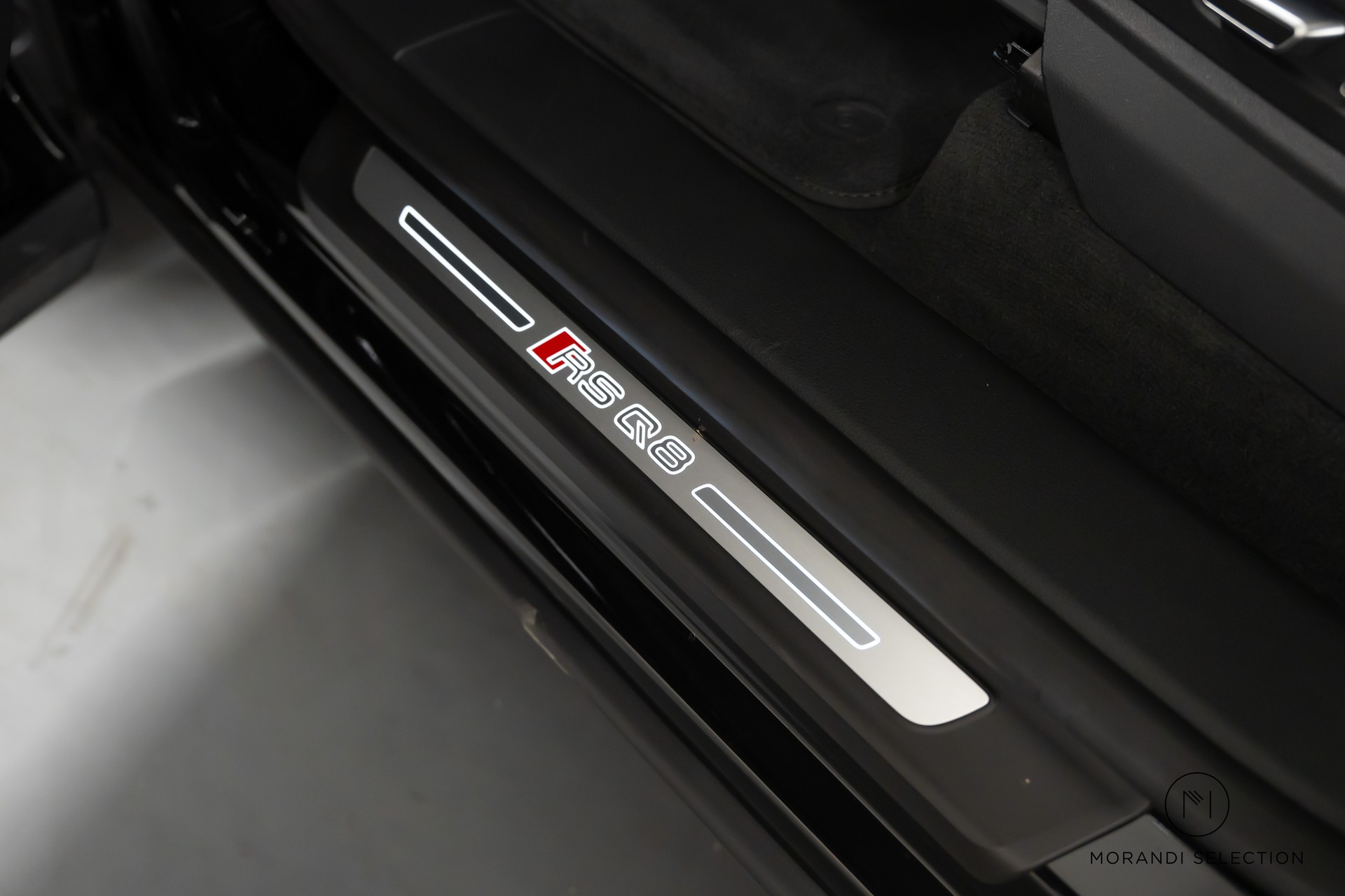 AUDI RS Q8 SUV 4.0 V8 TFSI performance quattro T-Tronic-image-17