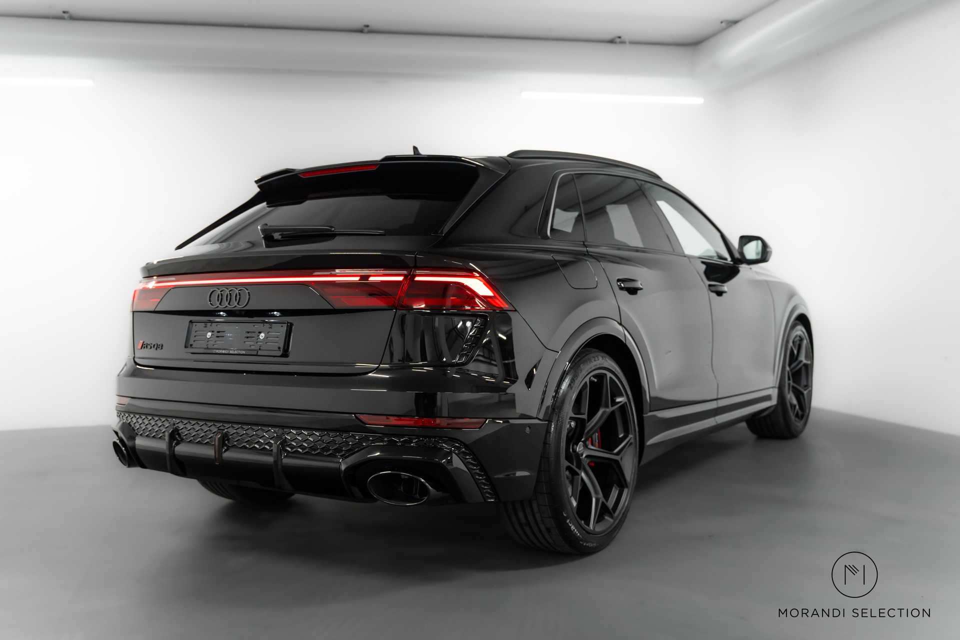 AUDI RS Q8 SUV 4.0 V8 TFSI performance quattro T-Tronic-showroom-element-2