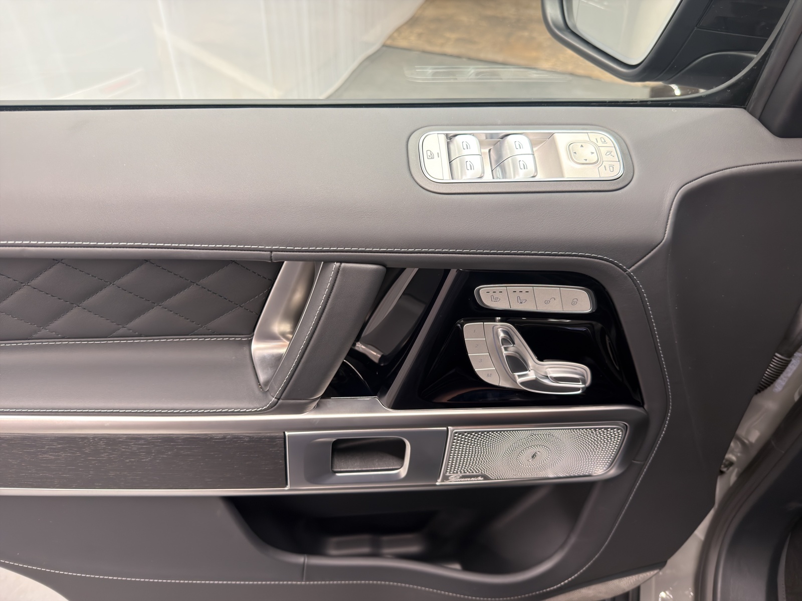 MERCEDES-BENZ G 450d-image-12