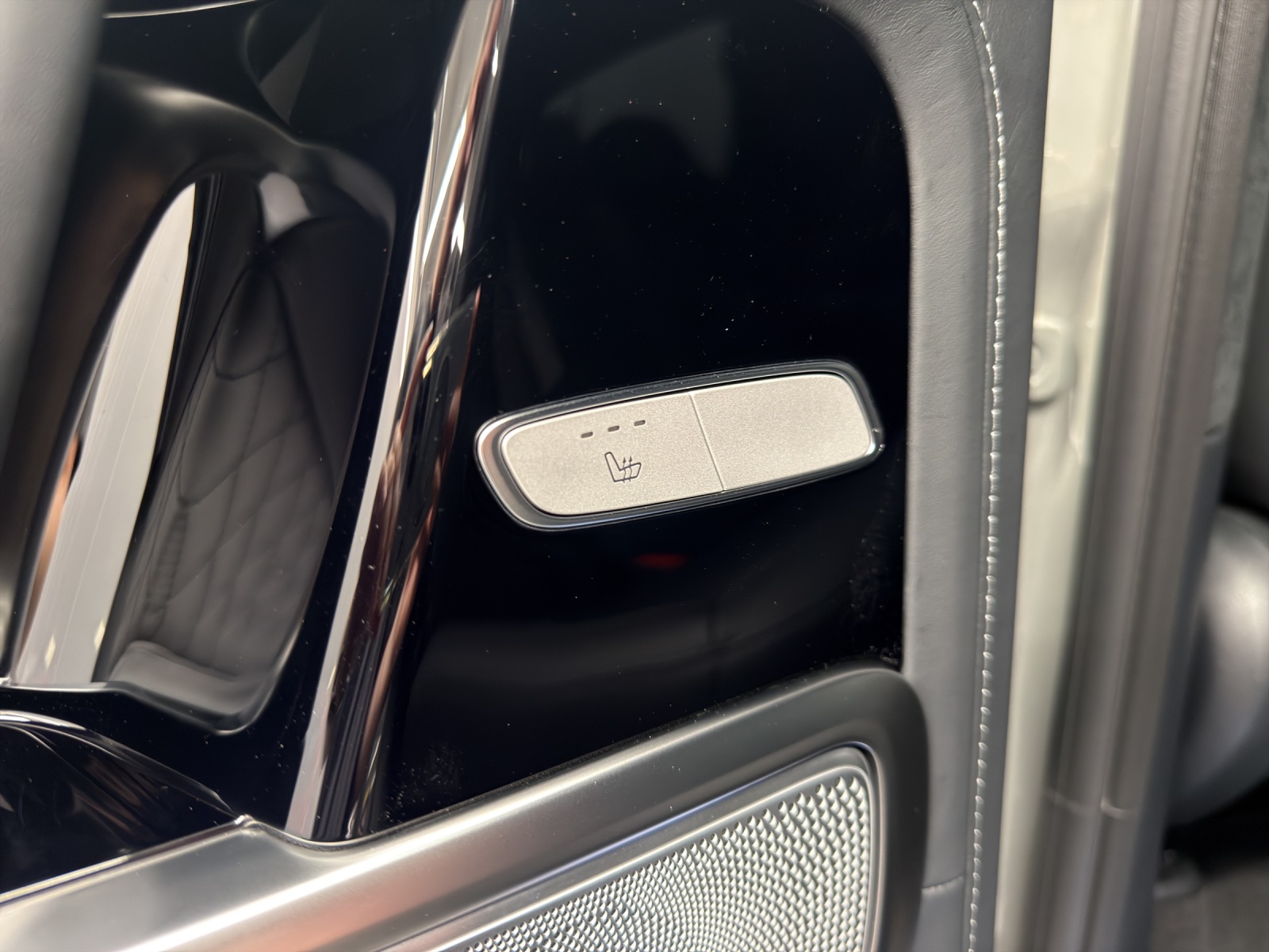 MERCEDES-BENZ G 450d-image-11