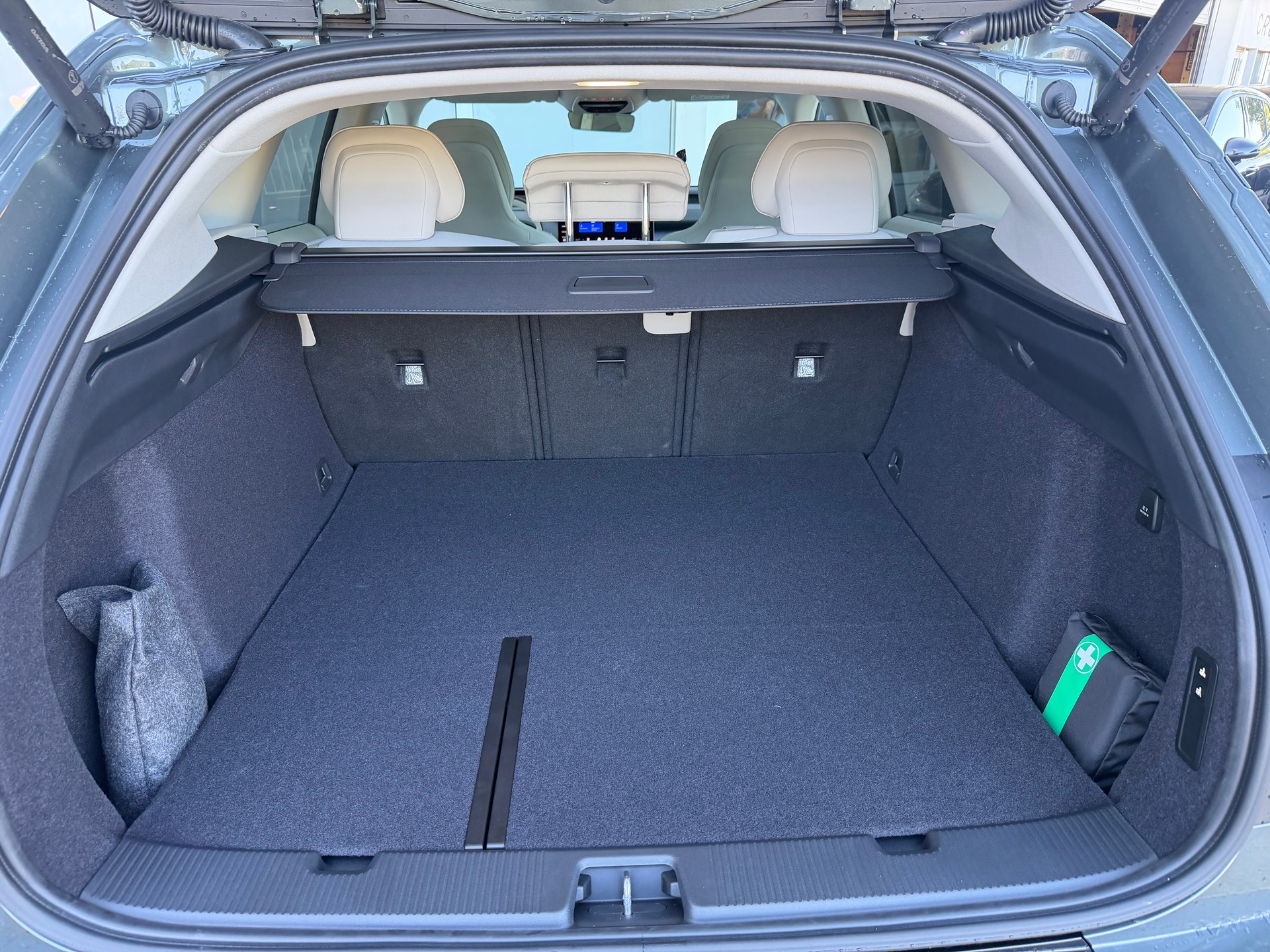 VOLVO EX60 Twin Ultra AWD-image-26