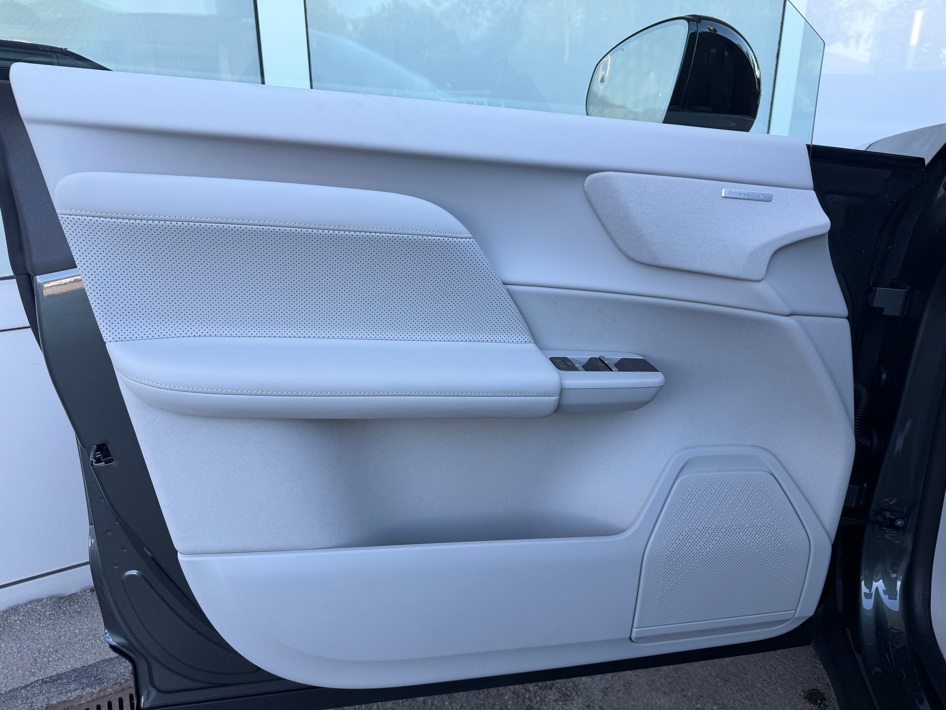 VOLVO EX60 Twin Ultra AWD-image-11