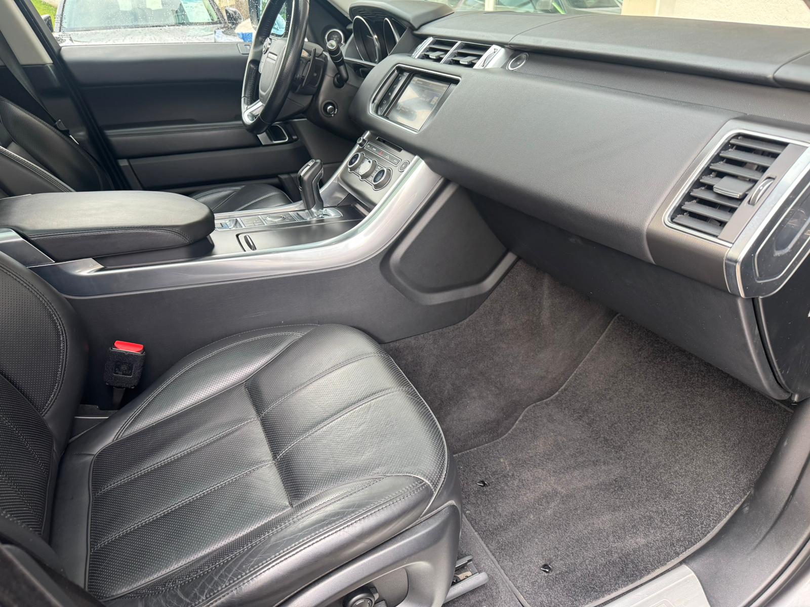 LAND ROVER Range Rover Sport 3.0 TDV6 HSE Automatic-image-19