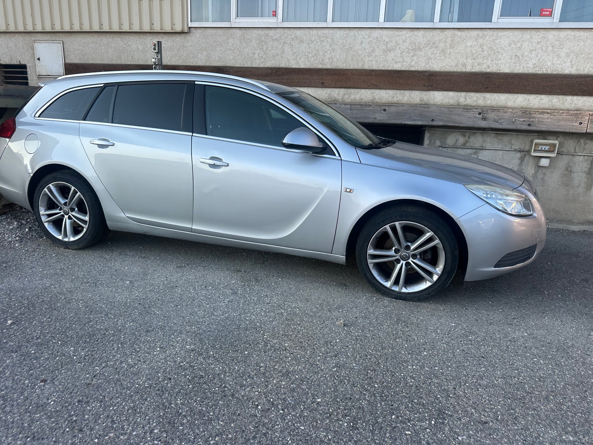 OPEL Insignia Sports Tourer 2.0 CDTI Edition Automatic-image-14