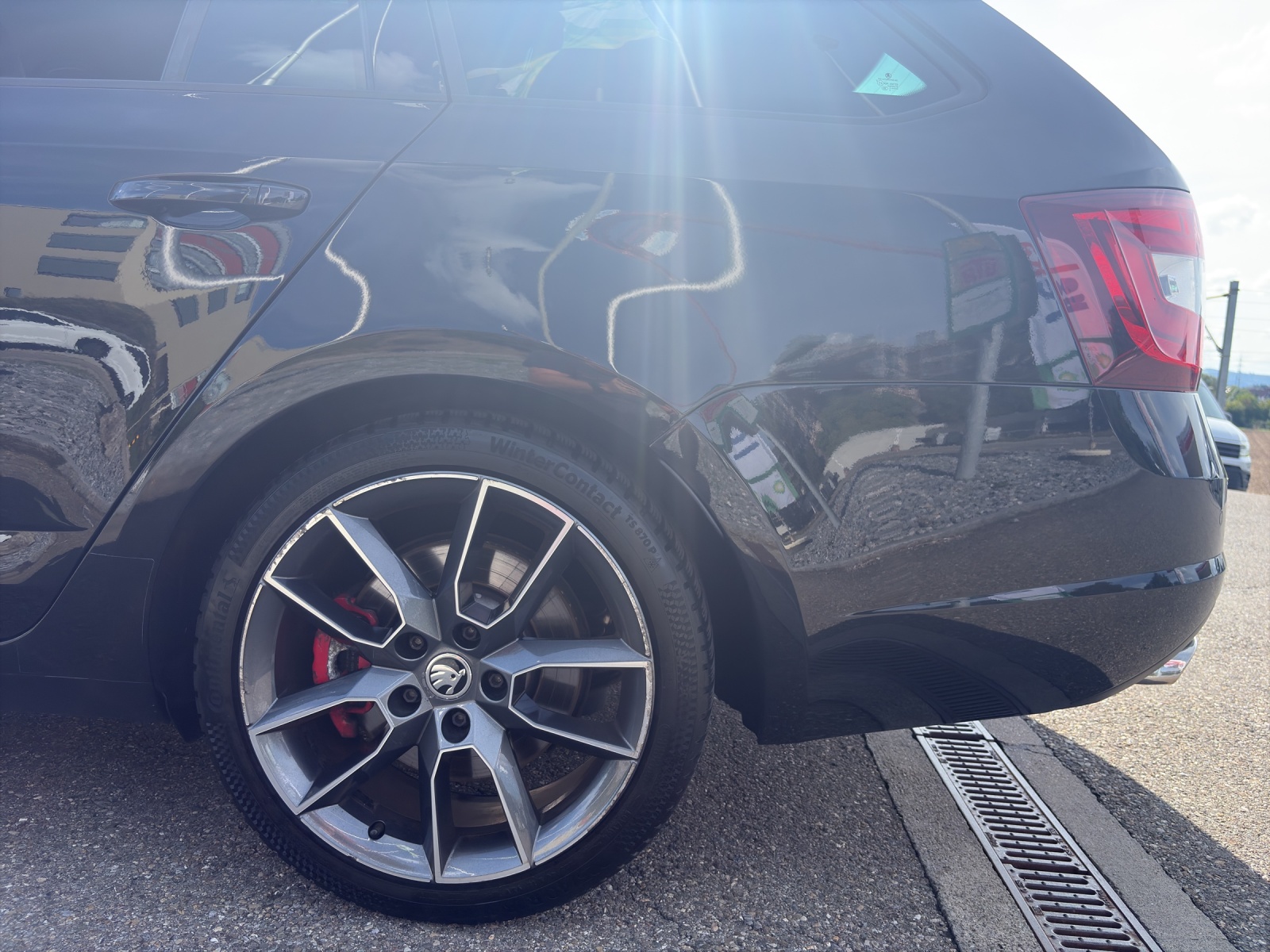 SKODA Octavia Combi 2.0 TSI 245 RS DSG-image-14