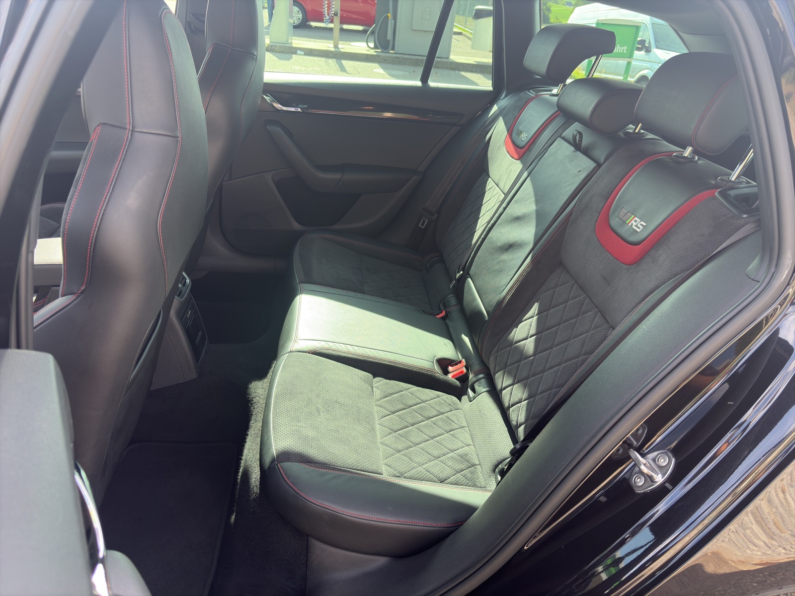 SKODA Octavia Combi 2.0 TSI 245 RS DSG-image-7