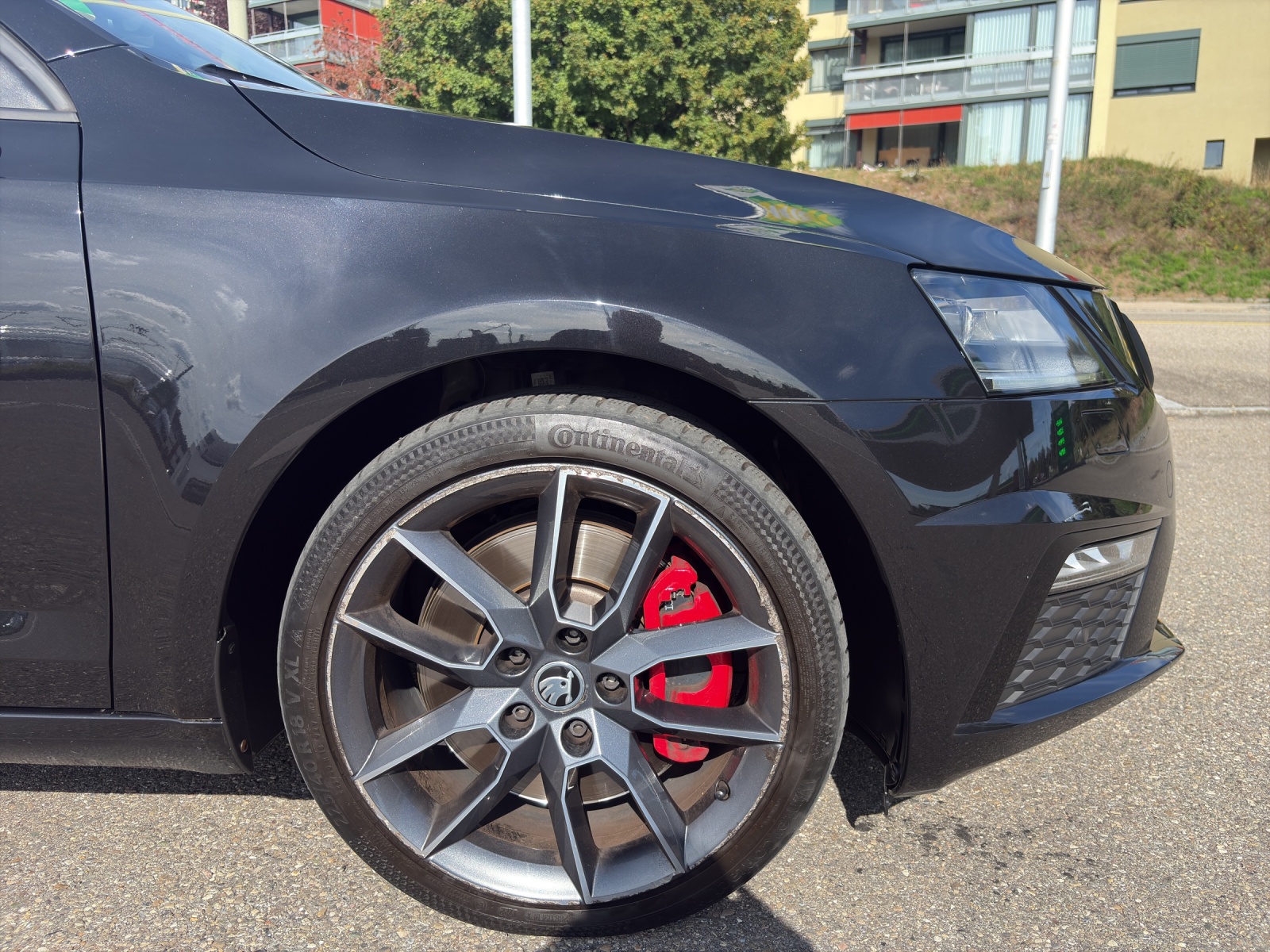 SKODA Octavia Combi 2.0 TSI 245 RS DSG-image-16