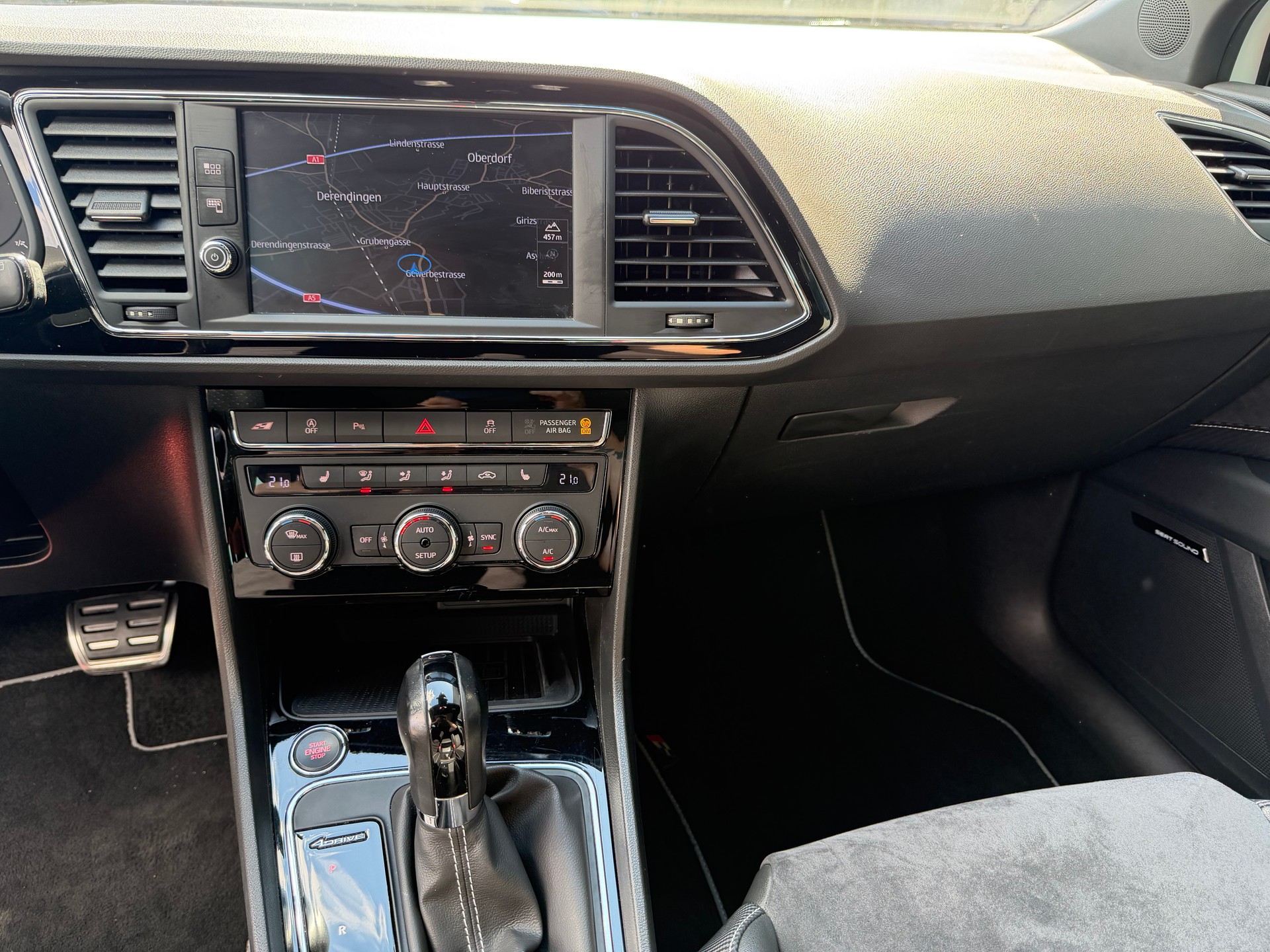 SEAT Leon ST 2.0 TSI Cupra 300 4 Drive DSG-image-13