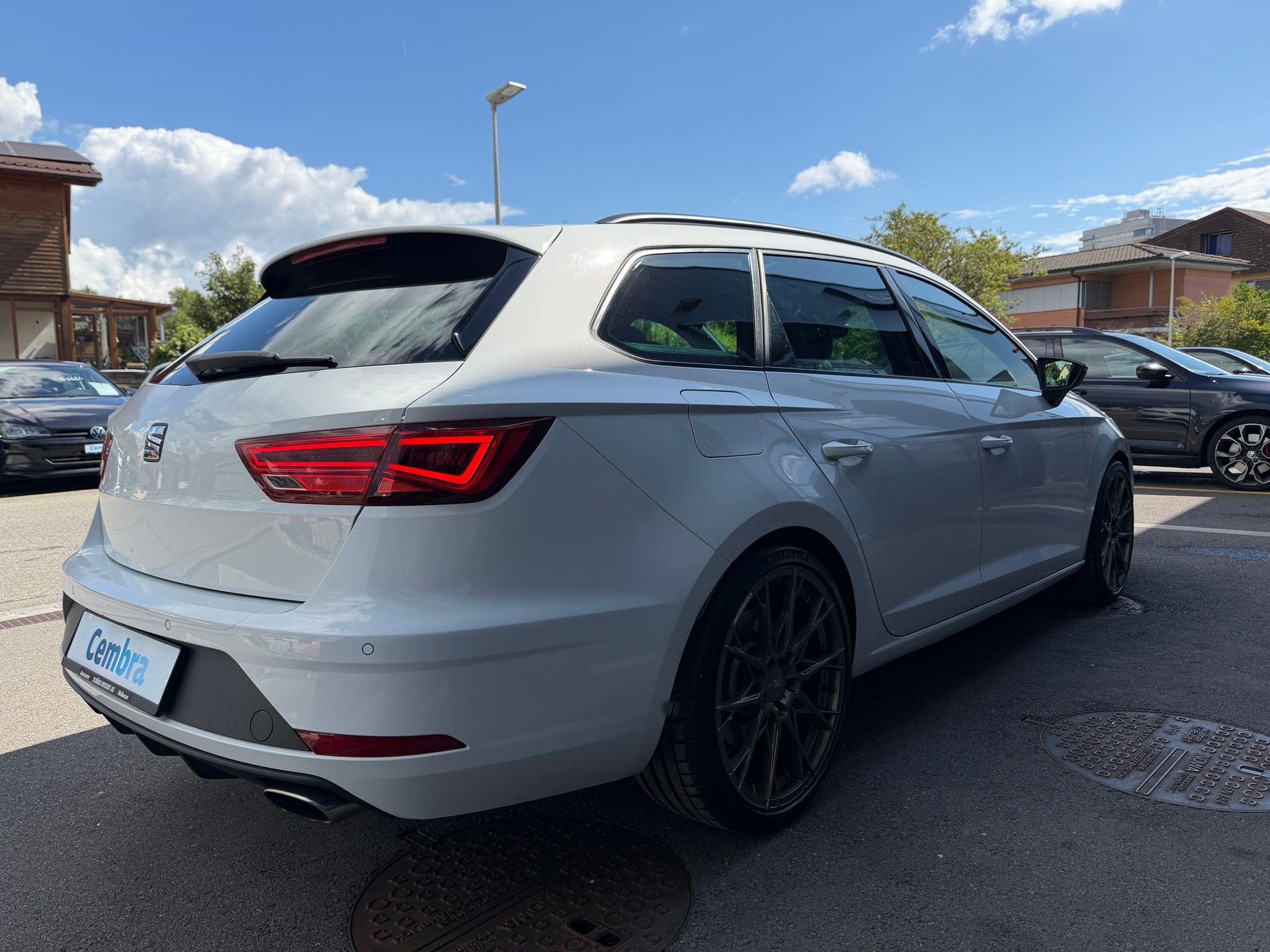 SEAT Leon ST 2.0 TSI Cupra 300 4 Drive DSG-image-8