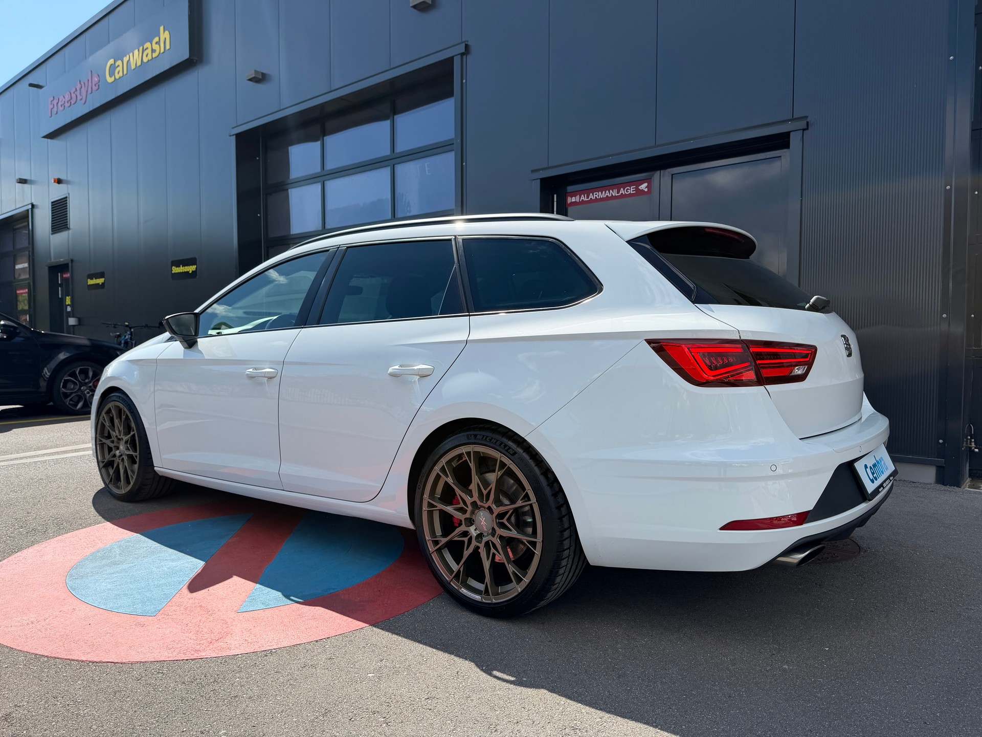 SEAT Leon ST 2.0 TSI Cupra 300 4 Drive DSG-image-5