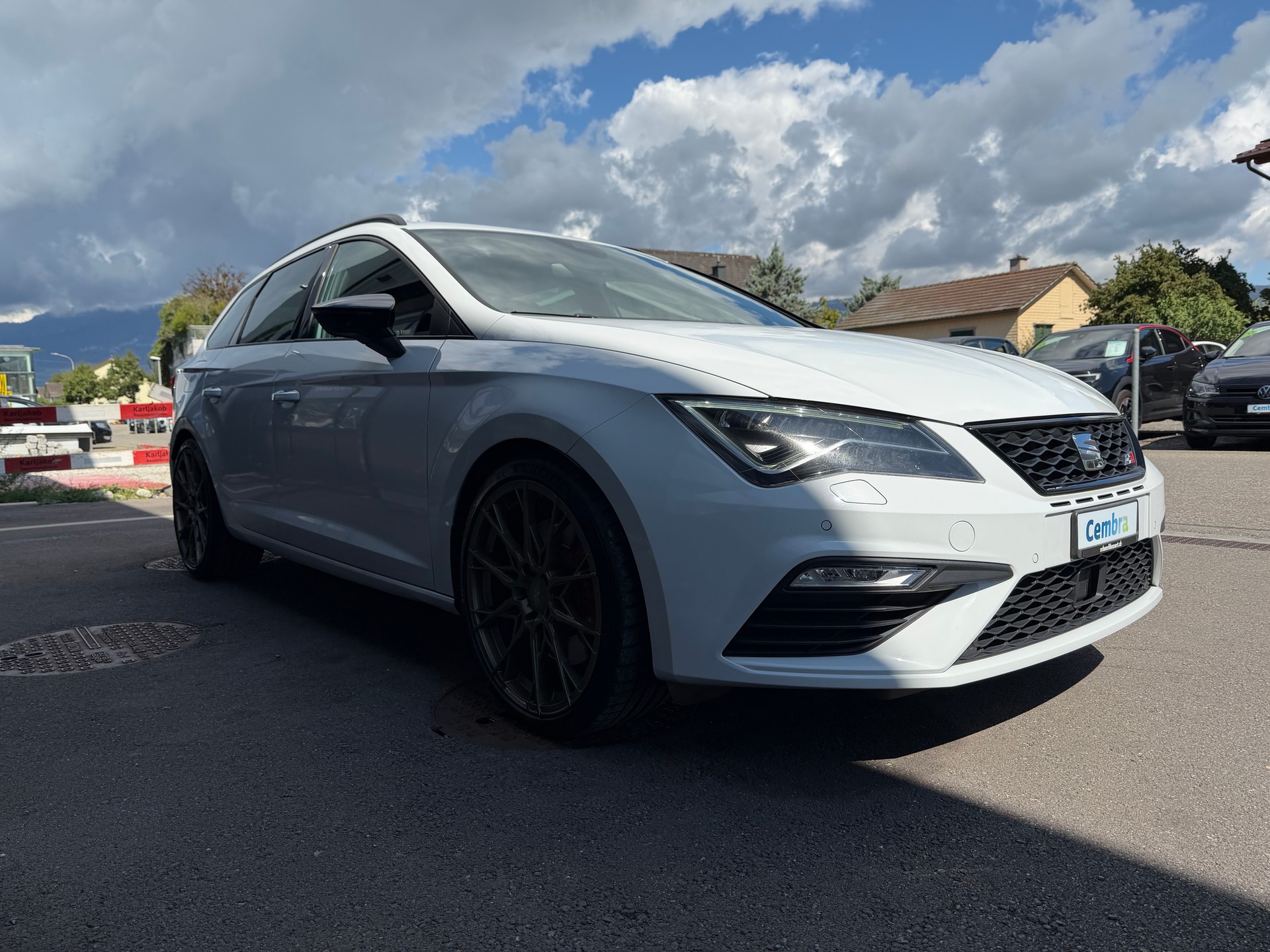 SEAT Leon ST 2.0 TSI Cupra 300 4 Drive DSG-image-2