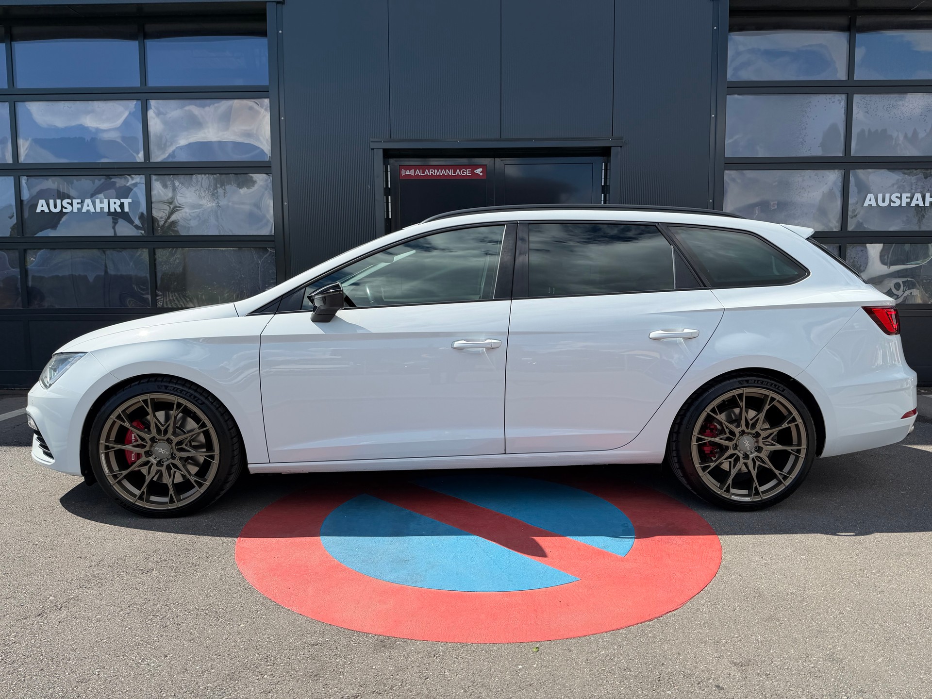 SEAT Leon ST 2.0 TSI Cupra 300 4 Drive DSG-image-4
