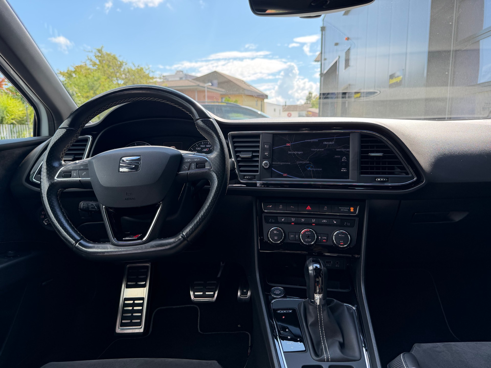 SEAT Leon ST 2.0 TSI Cupra 300 4 Drive DSG-image-12
