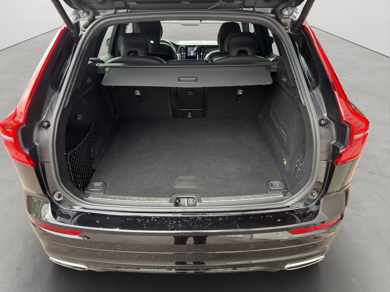 VOLVO XC60 2.0 T6 R-Design AWD-image-5