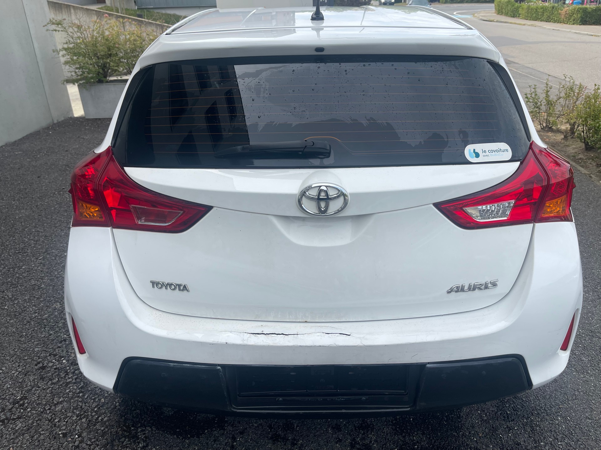 TOYOTA Auris 1.4 D-4D Terra-image-7