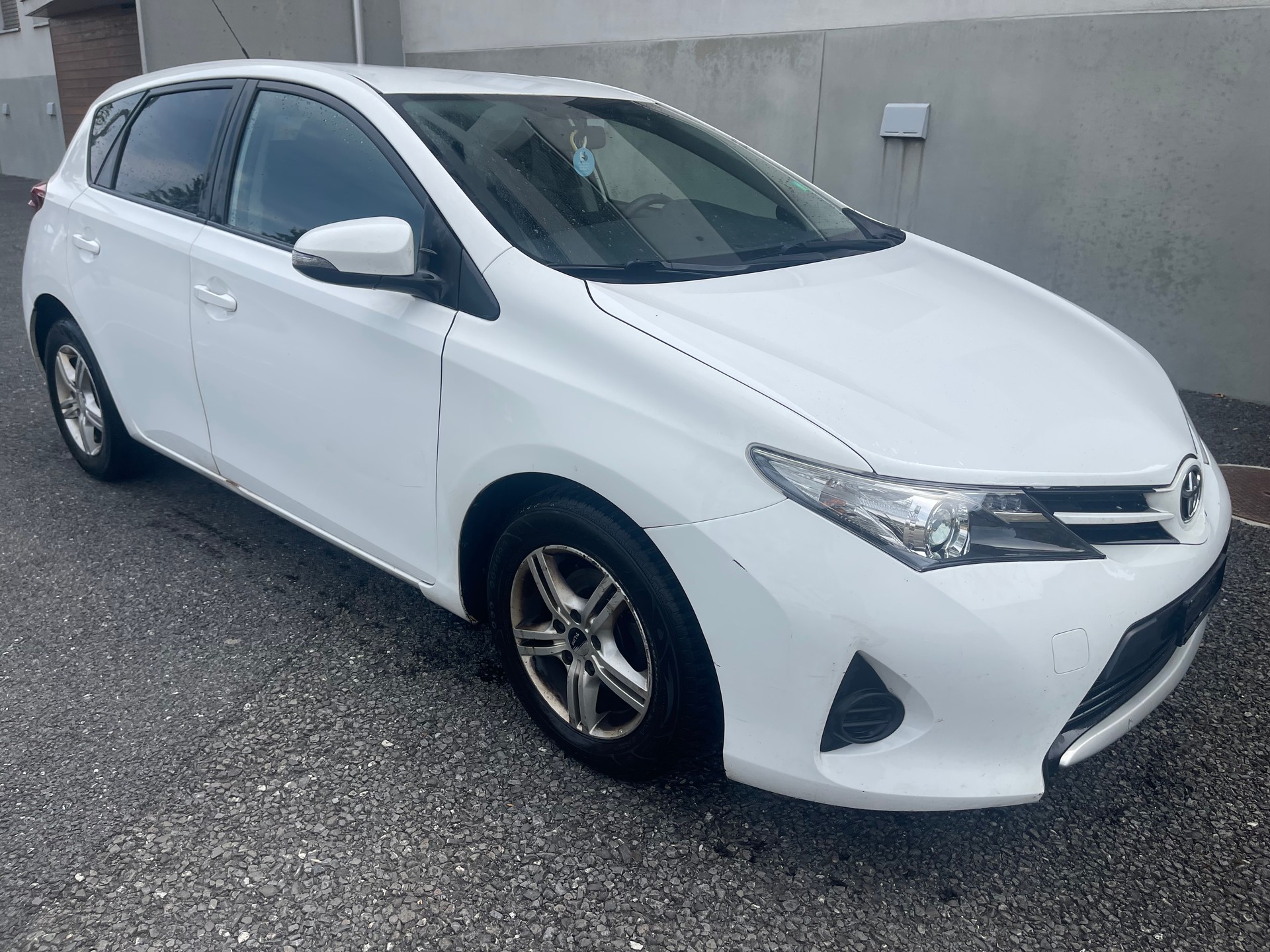 TOYOTA Auris 1.4 D-4D Terra-image-4