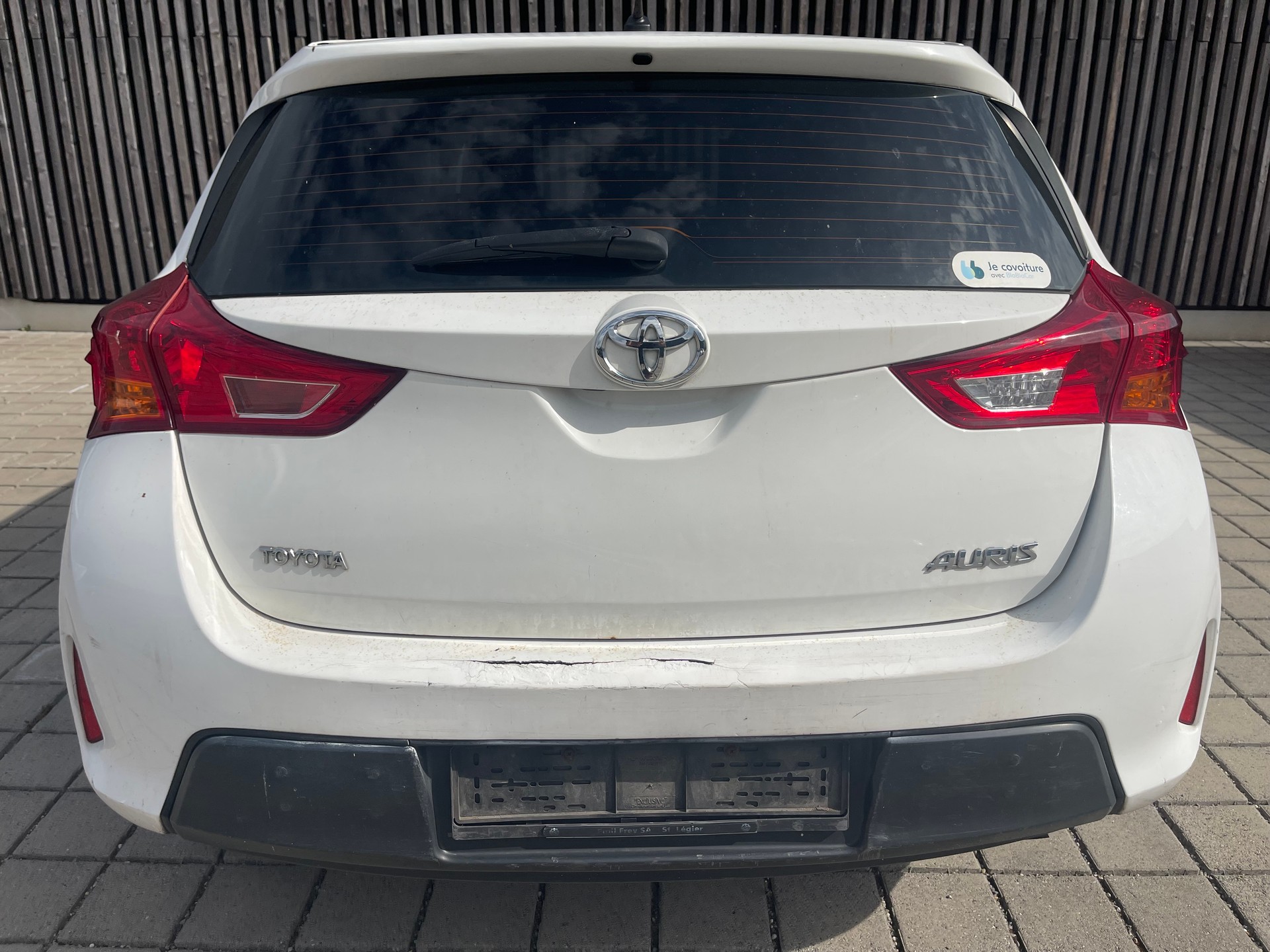 TOYOTA Auris 1.4 D-4D Terra-image-11