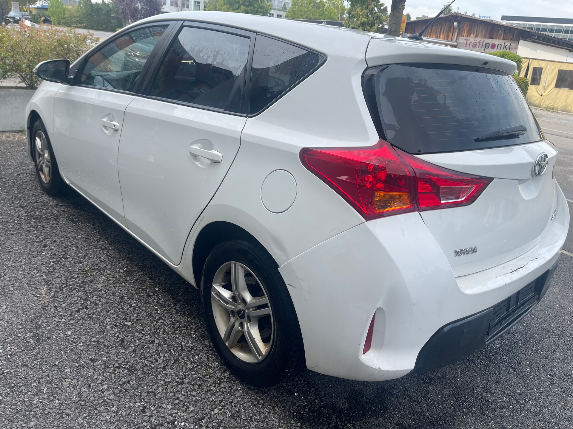 TOYOTA Auris 1.4 D-4D Terra-image-6