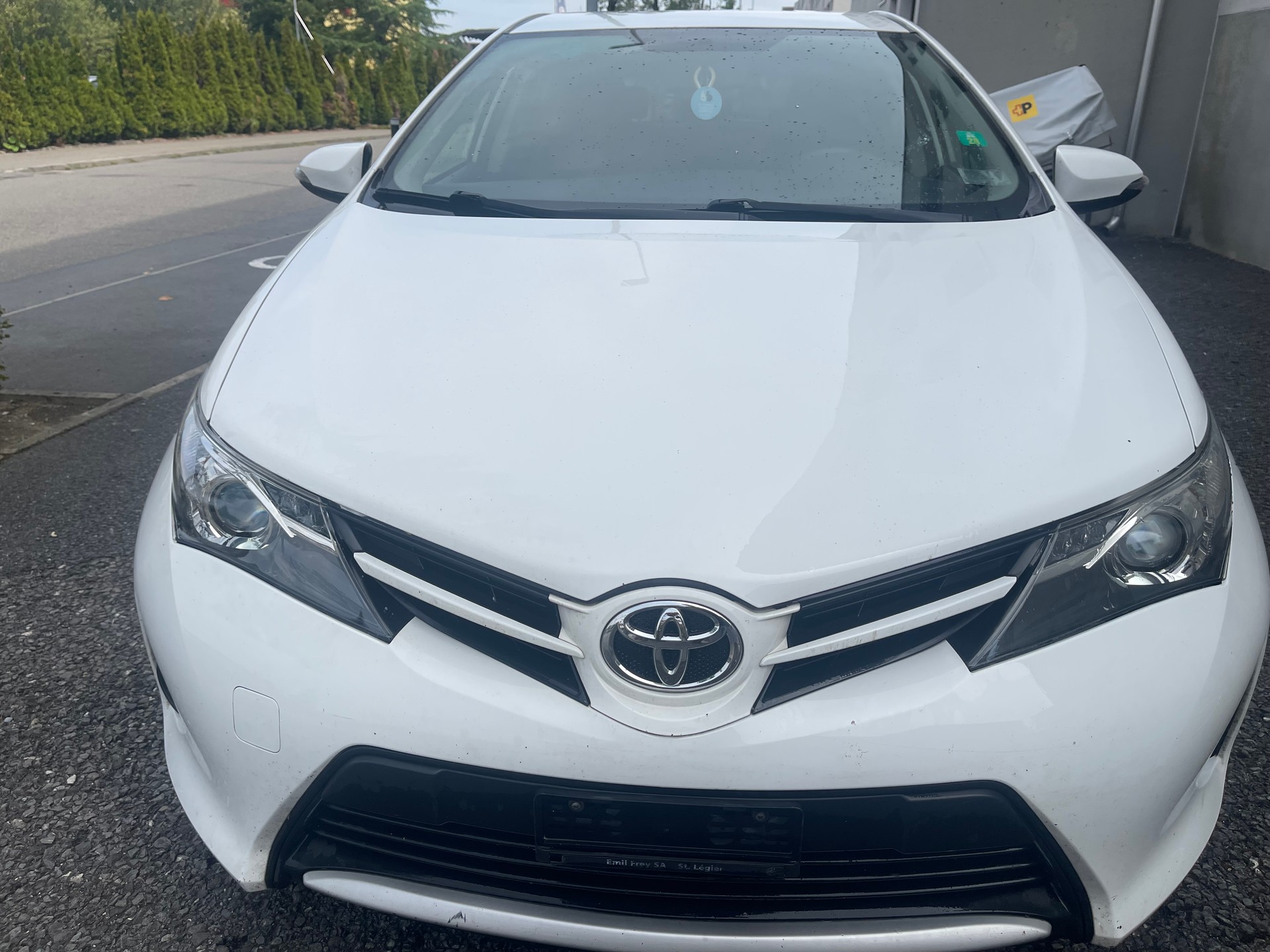 TOYOTA Auris 1.4 D-4D Terra-image-0