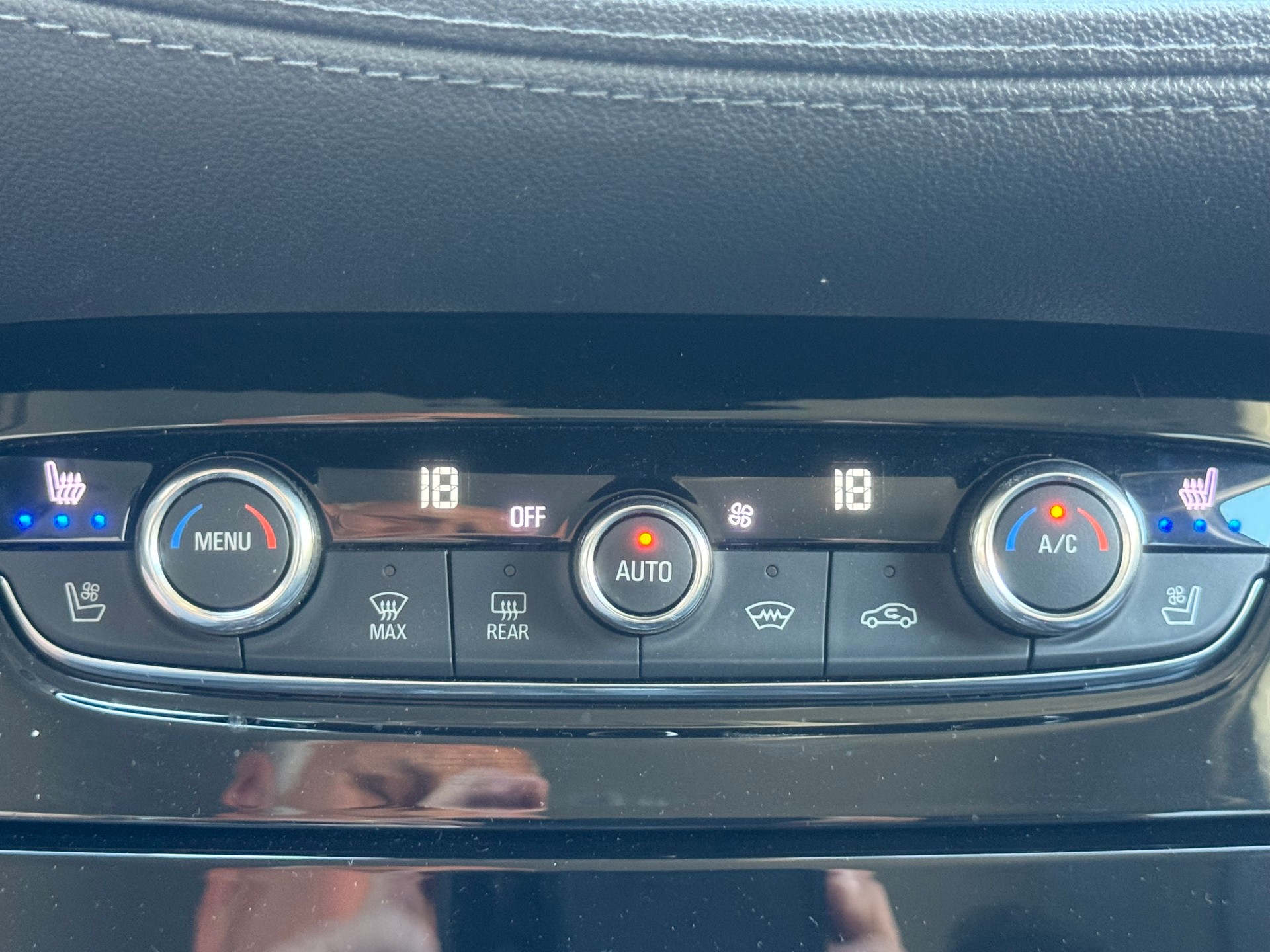 OPEL Grandland X 1.6 TP Excellence Automatik*Ledersitze mit Sitzbelüftung v. und Lenkradheizung*-image-15